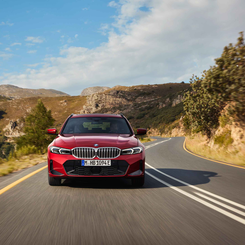 2025 BMW 3 Series Touring G21 Front View