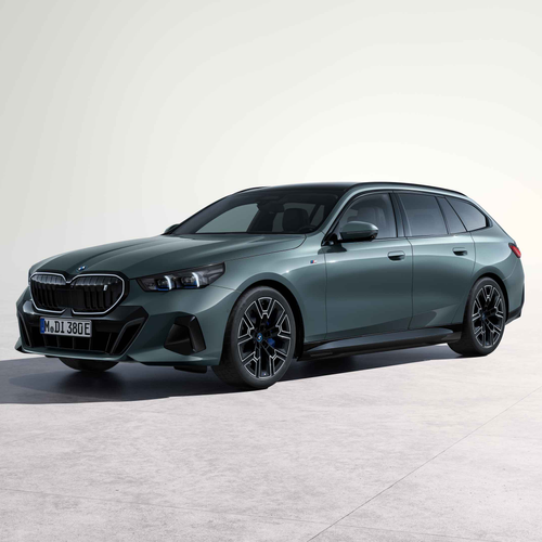 2025 BMW i5 Touring Front View