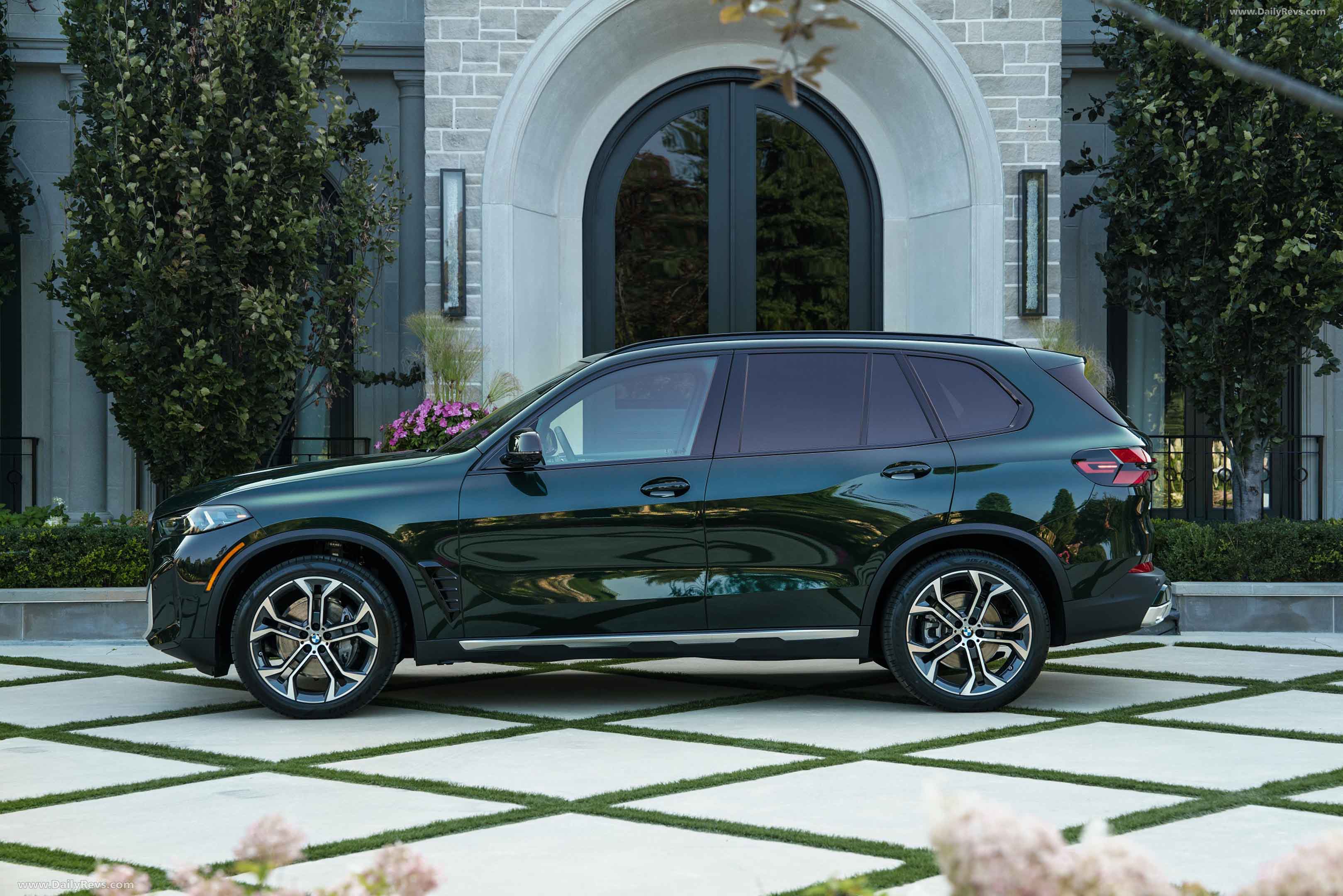 2026 BMW X5 Edition 25 Jahre Front View