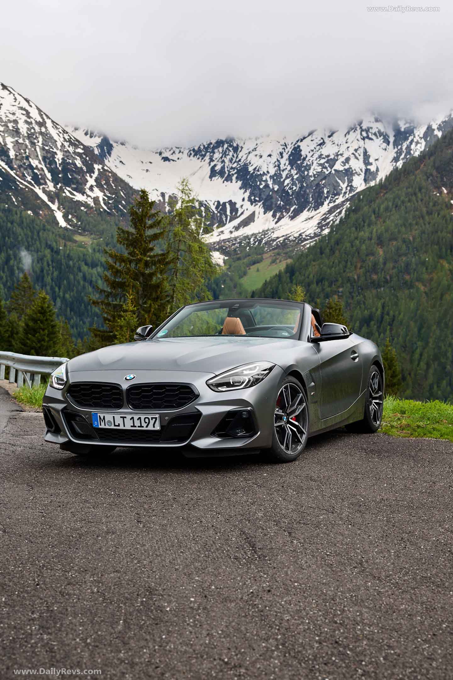2026 BMW Z4 M40i Pure Impulse Front View