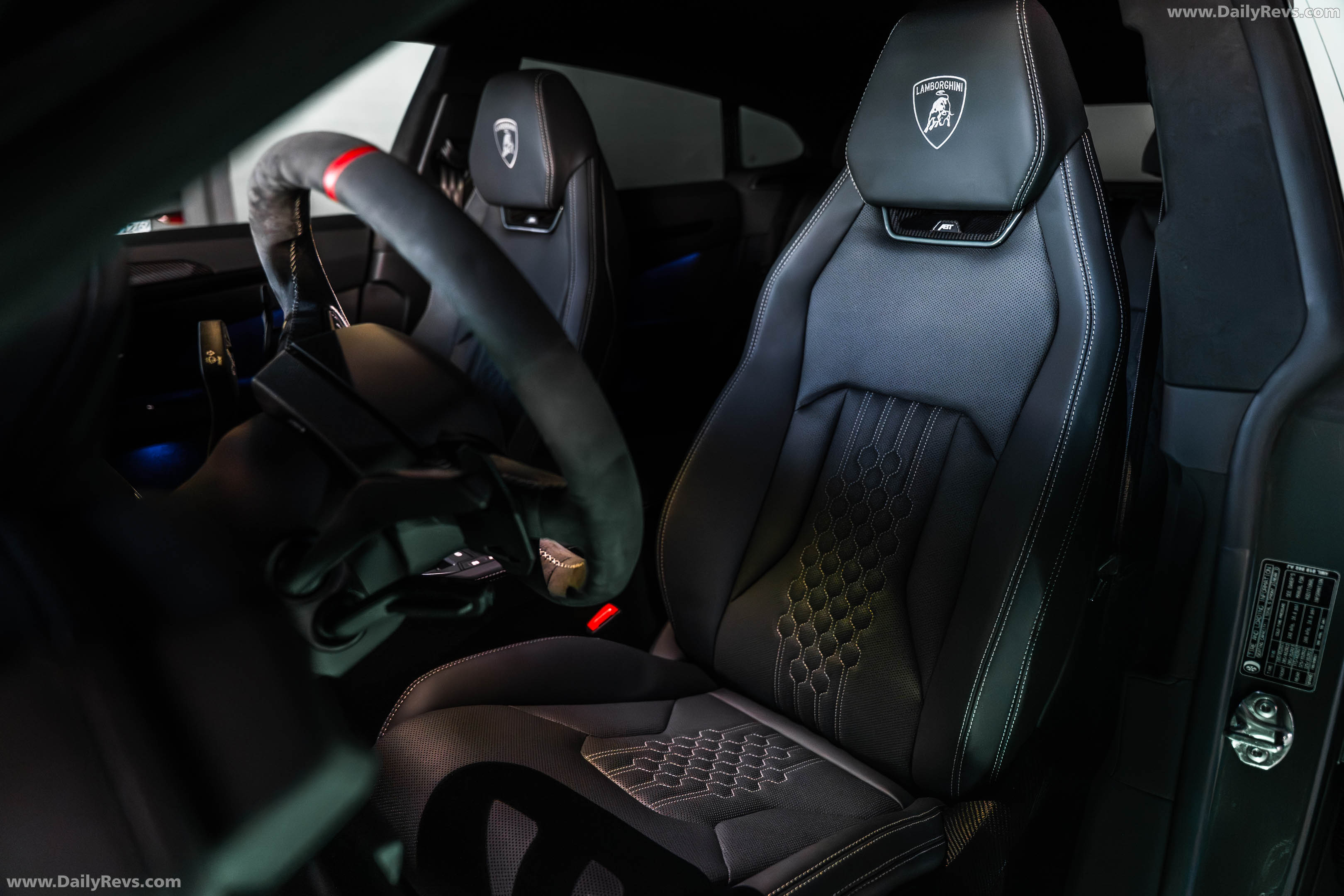 2026 ABT Urus SE Interior