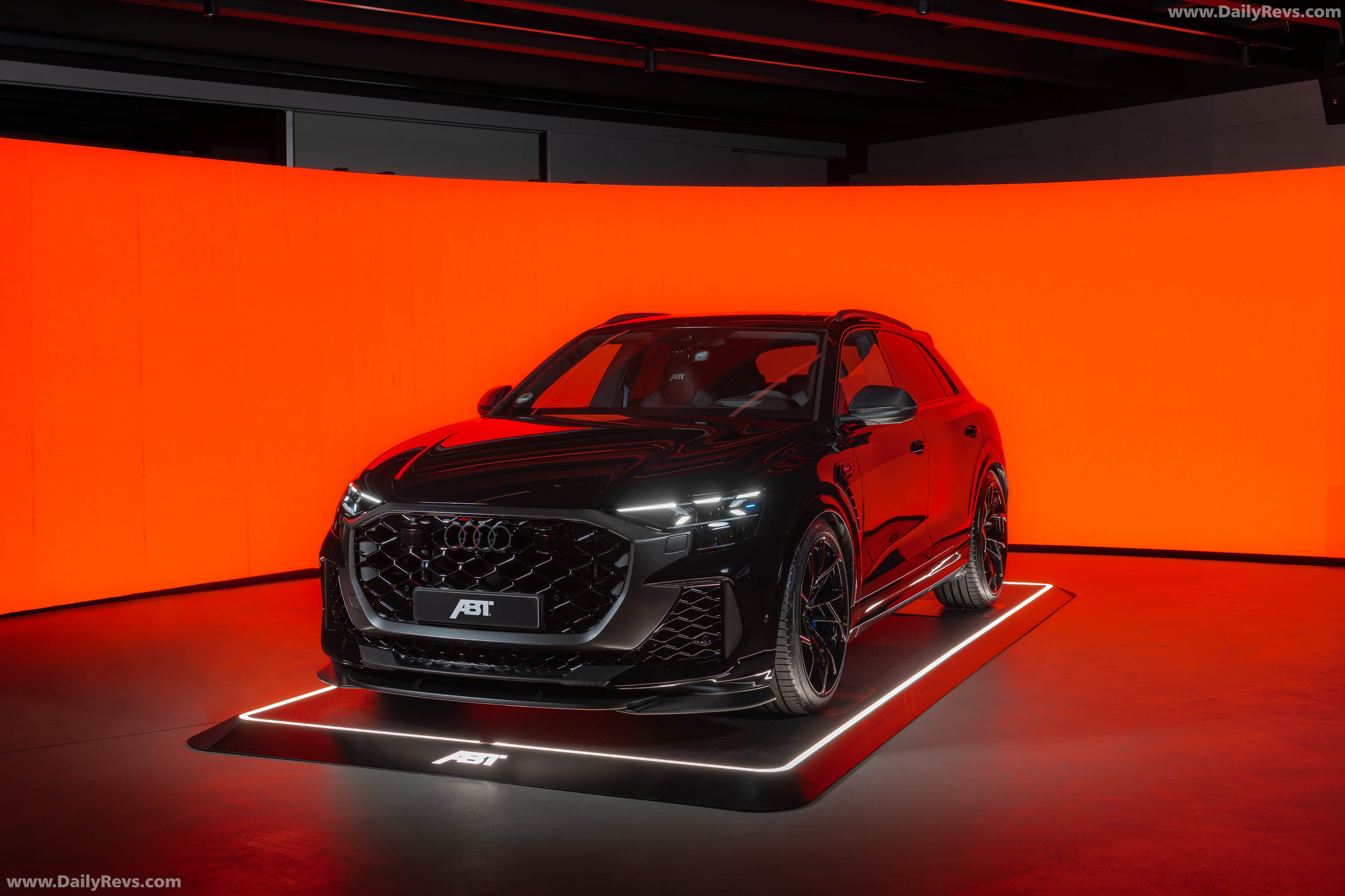 2026 ABT RSQ8-S Front View