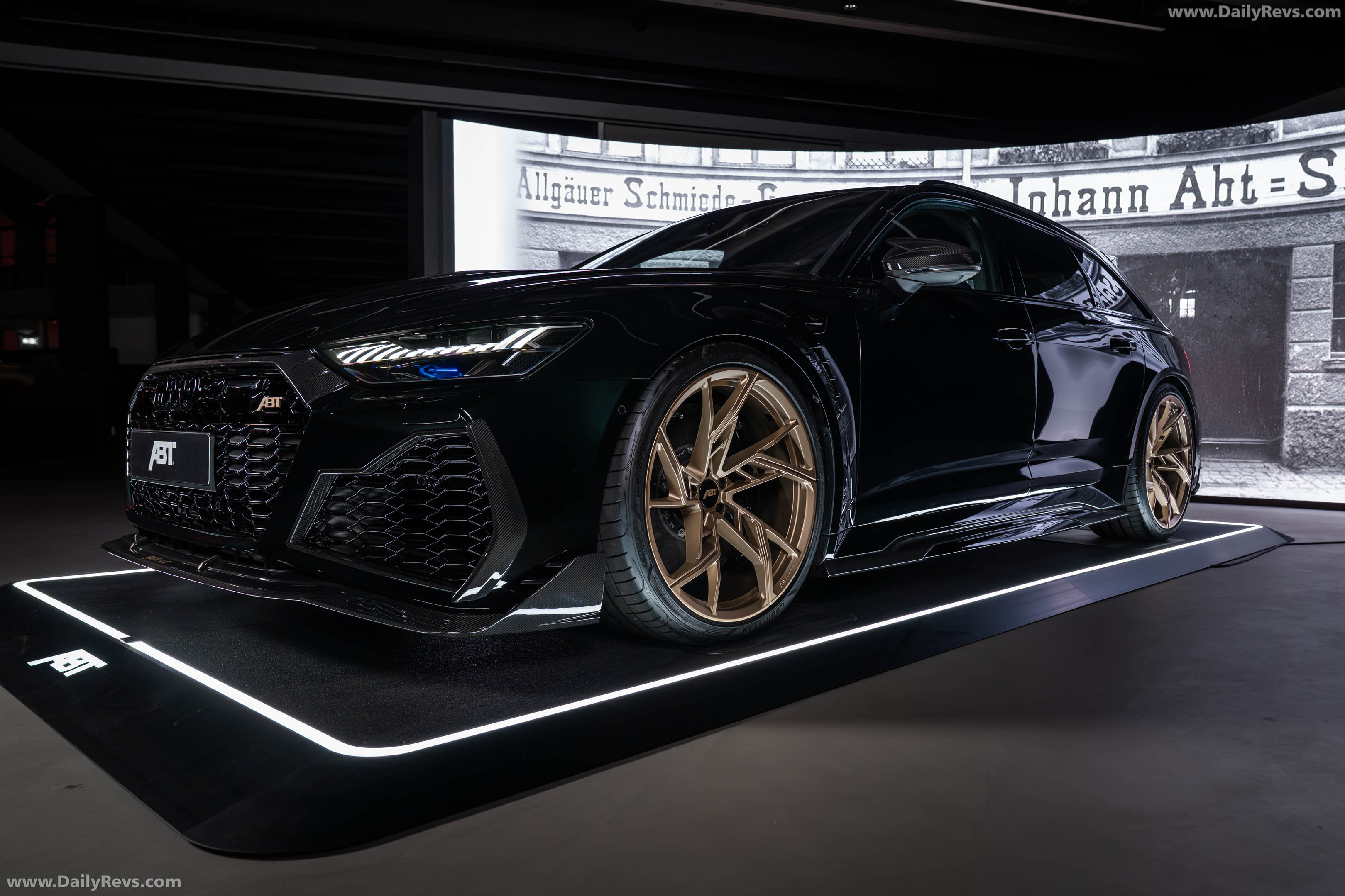 2026 ABT RS6 Legacy Edition 800 Side View