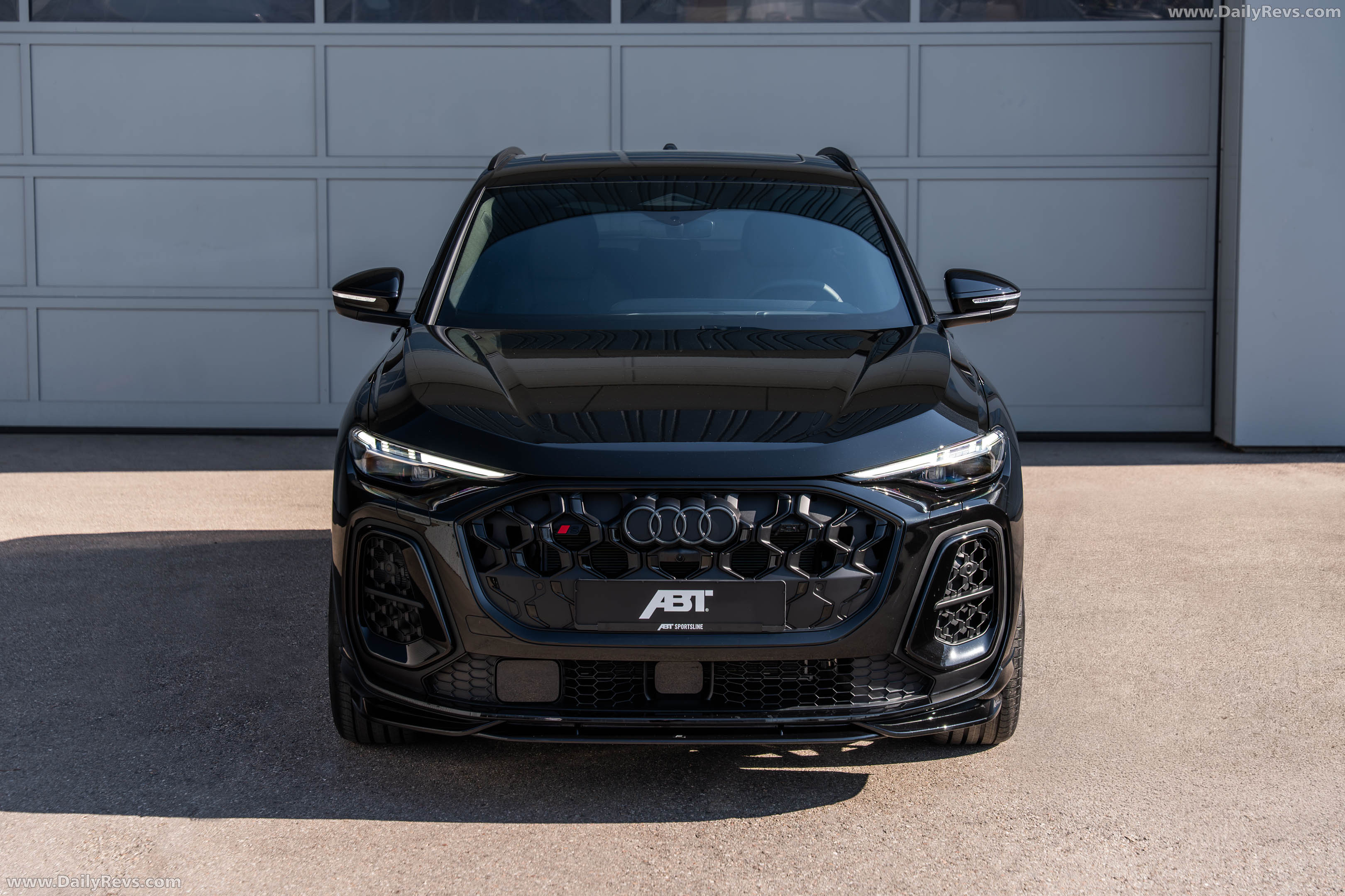 2026 ABT SQ5 Sportback Front View