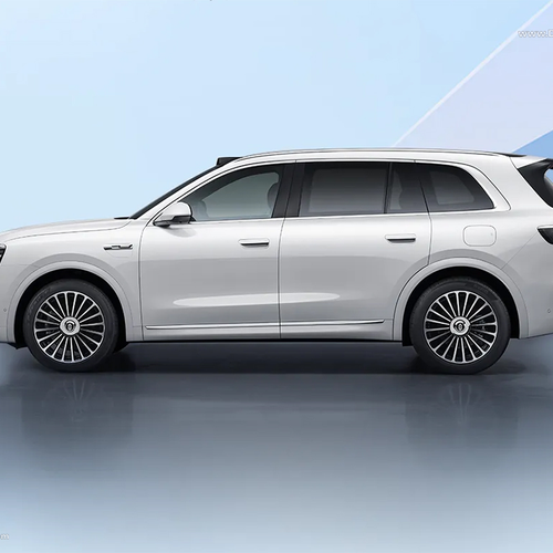 2025 AITO M9 Max Plus Side View