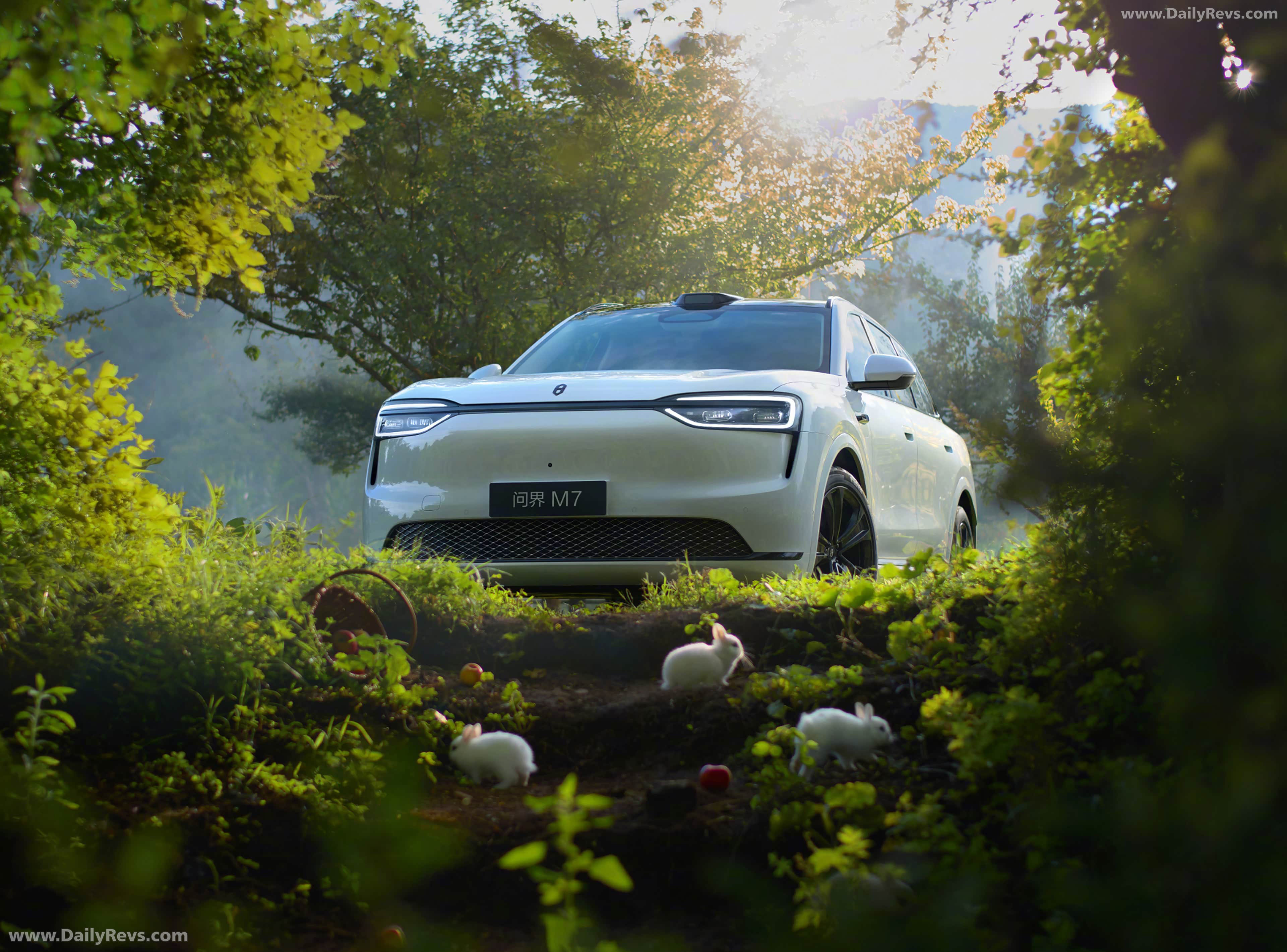 2026 AITO M7 Front View