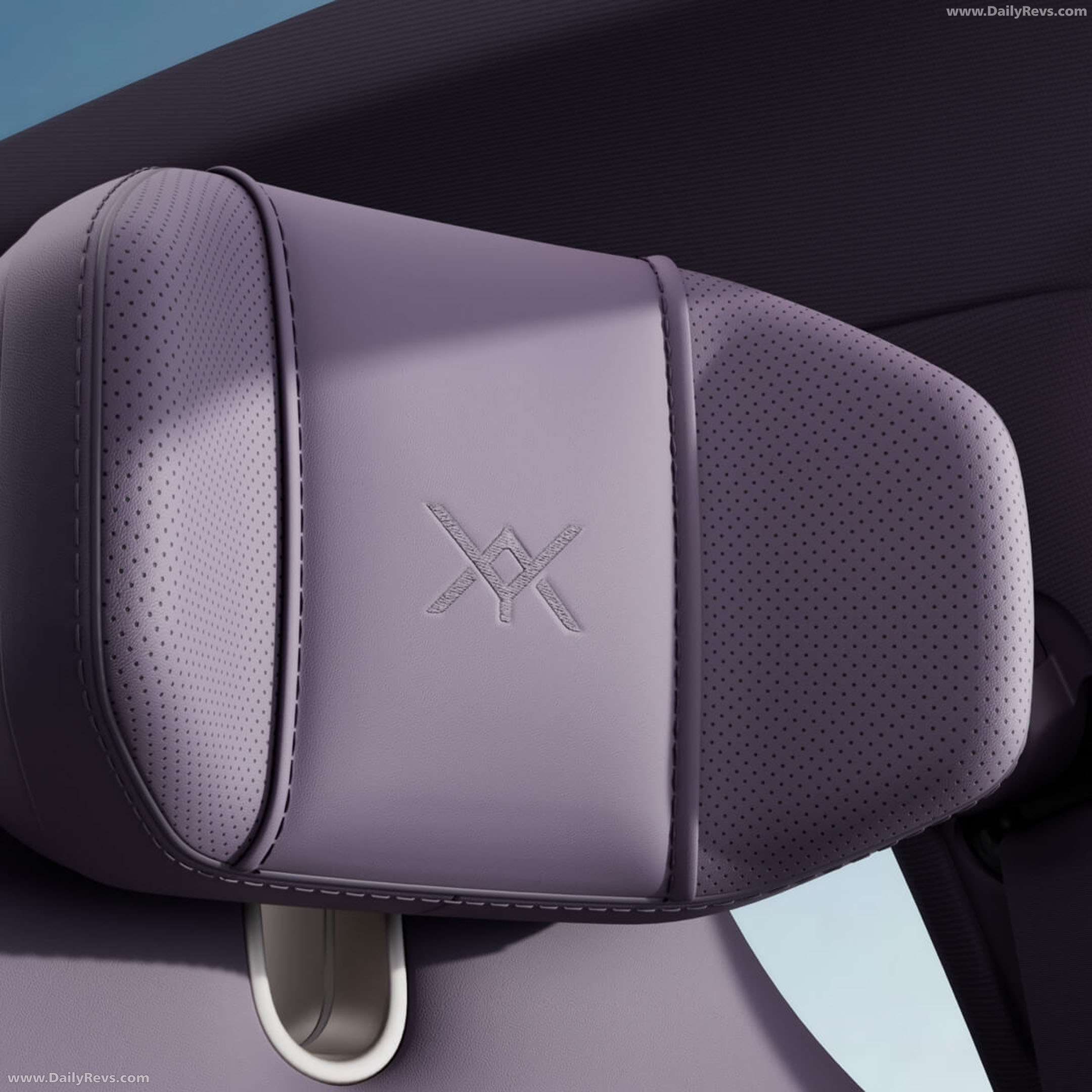 2027 AVATR 06T Knight Edition Interior