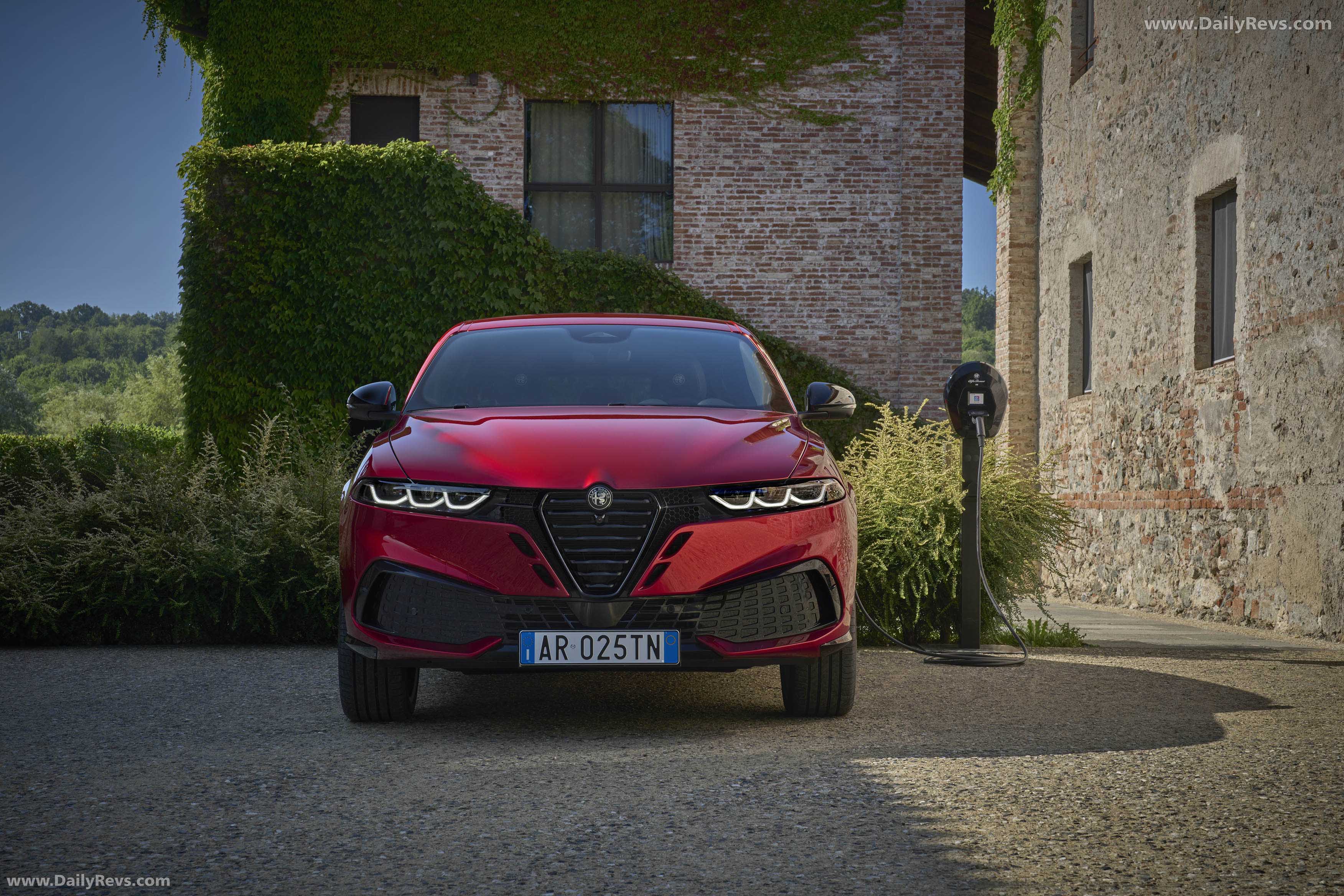 2026 Alfa Romeo Tonale Sport Speciale Front View