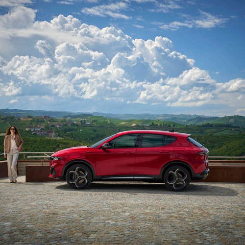 2026 Alfa Romeo Tonale Sport Speciale Side View