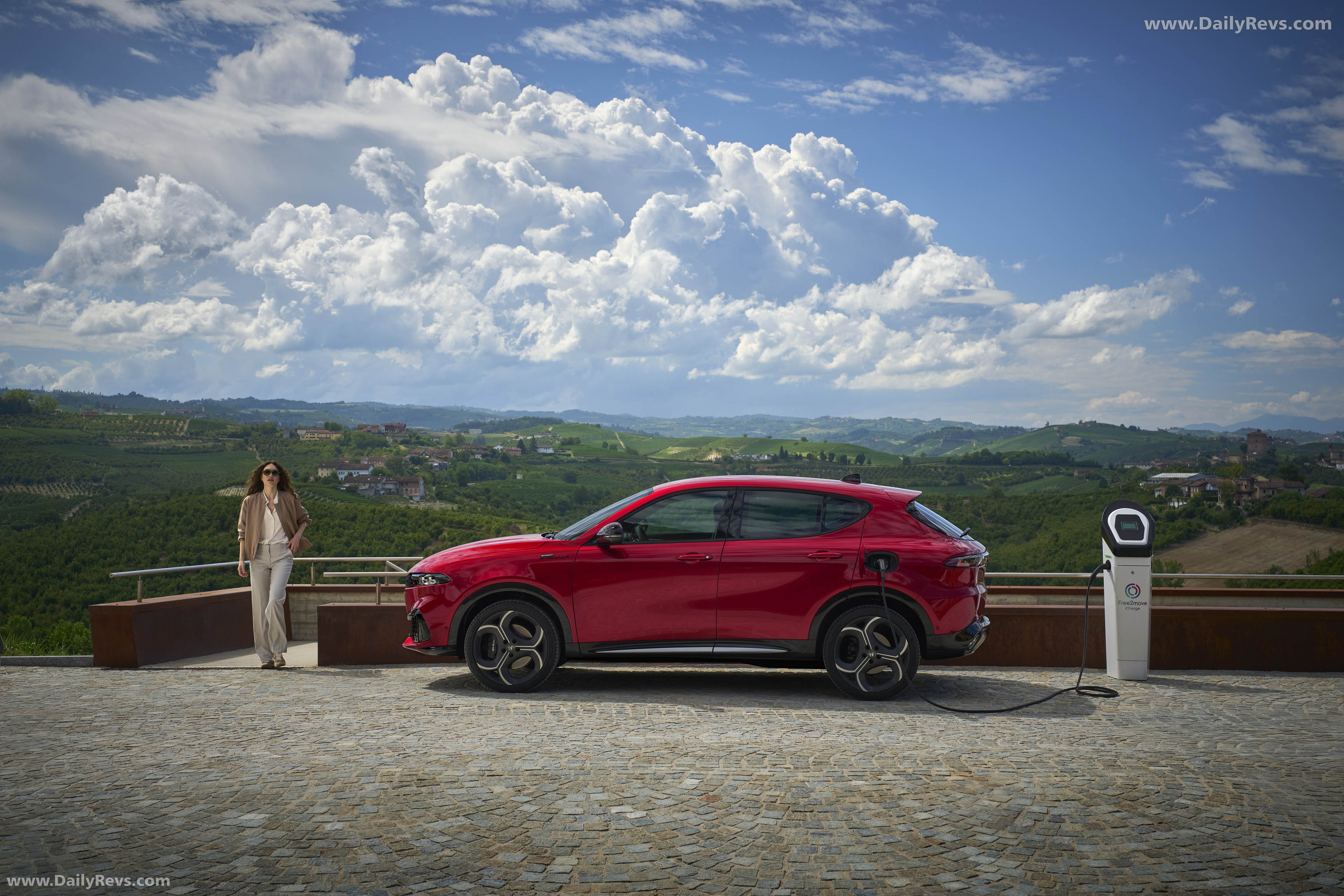 2026 Alfa Romeo Tonale Sport Speciale Side View