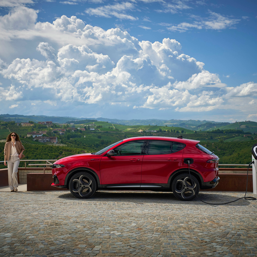 2026 Alfa Romeo Tonale Sport Speciale Side View