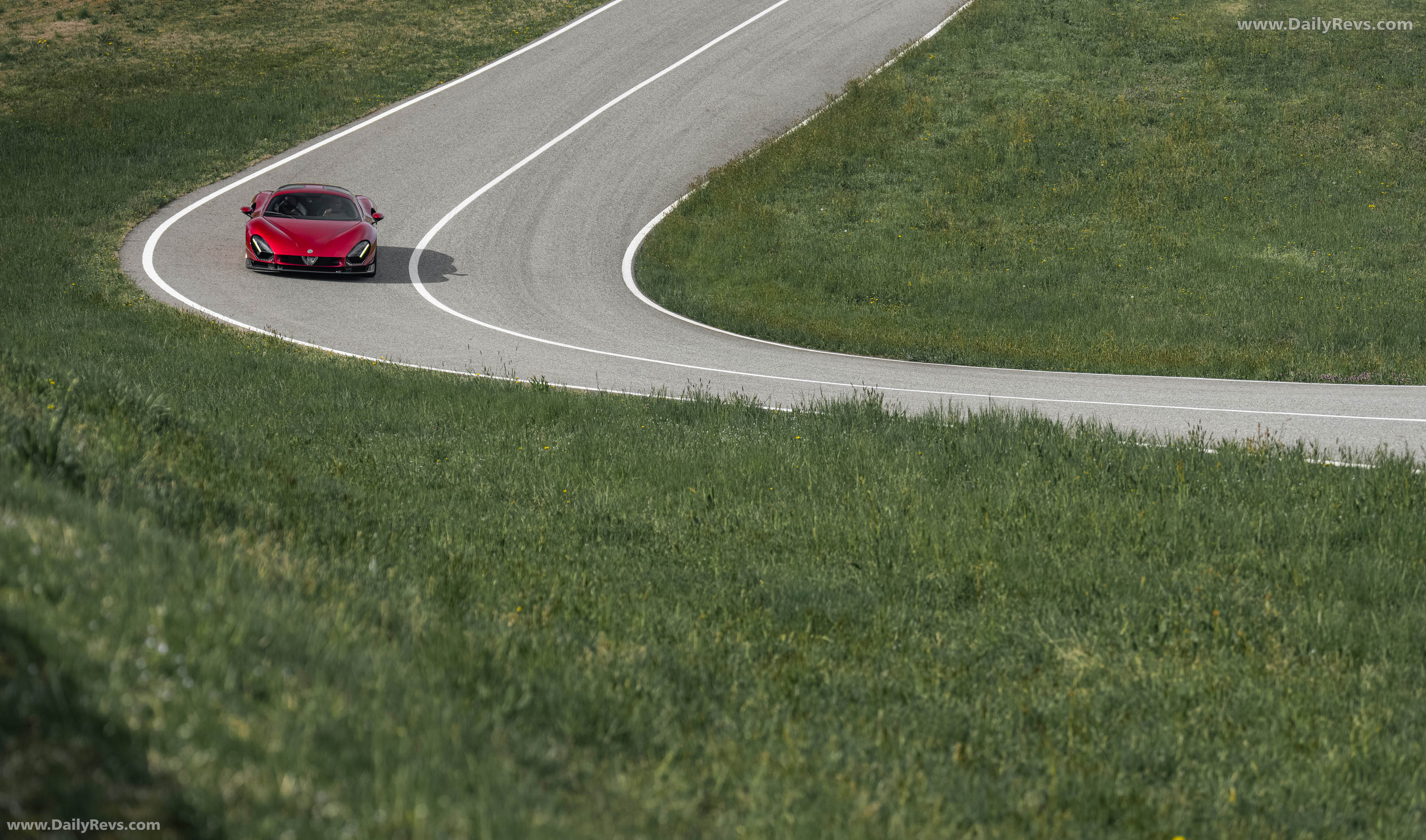 2024 Alfa Romeo 33 Stradale Front View