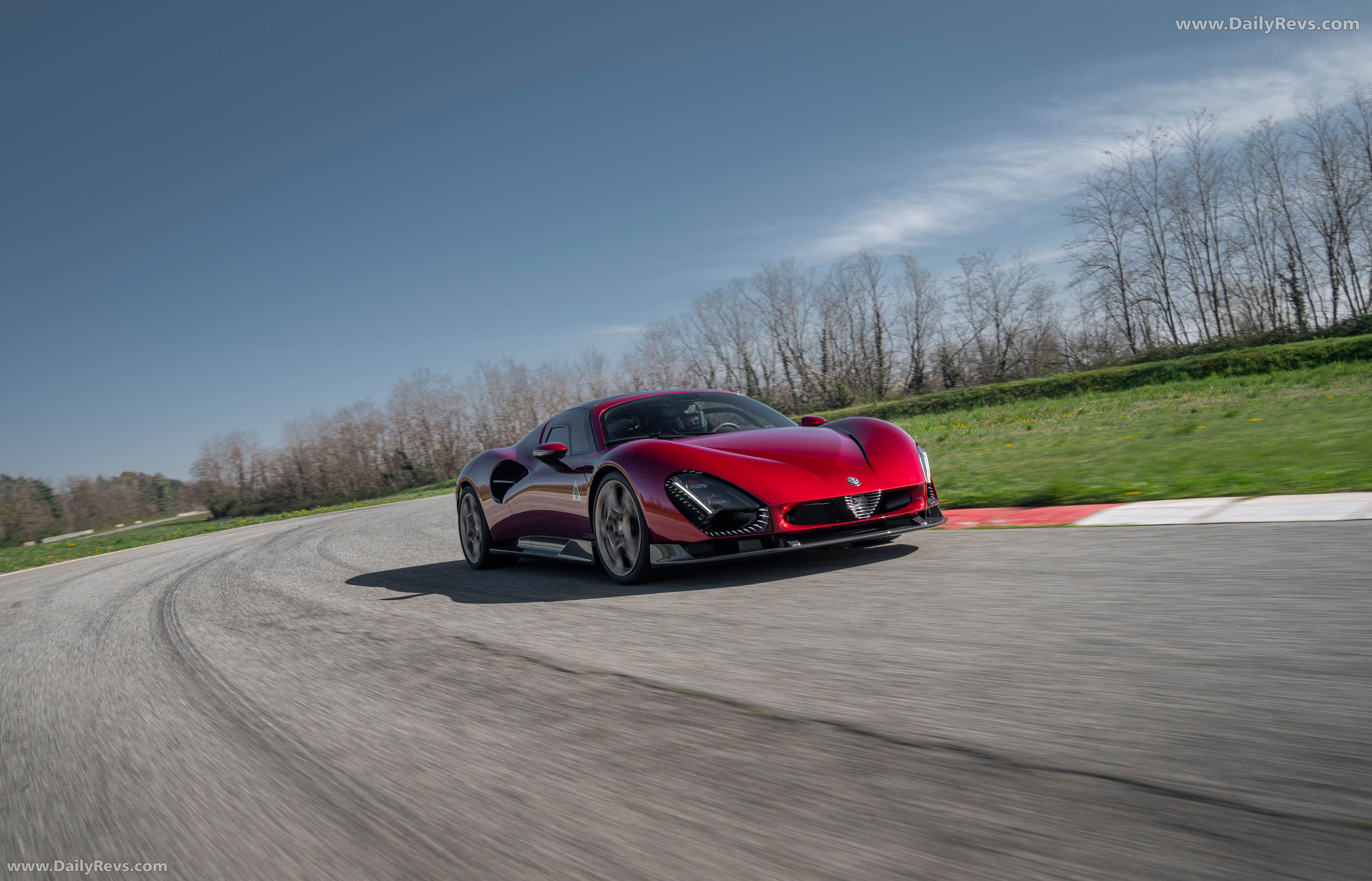 2024 Alfa Romeo 33 Stradale Front View