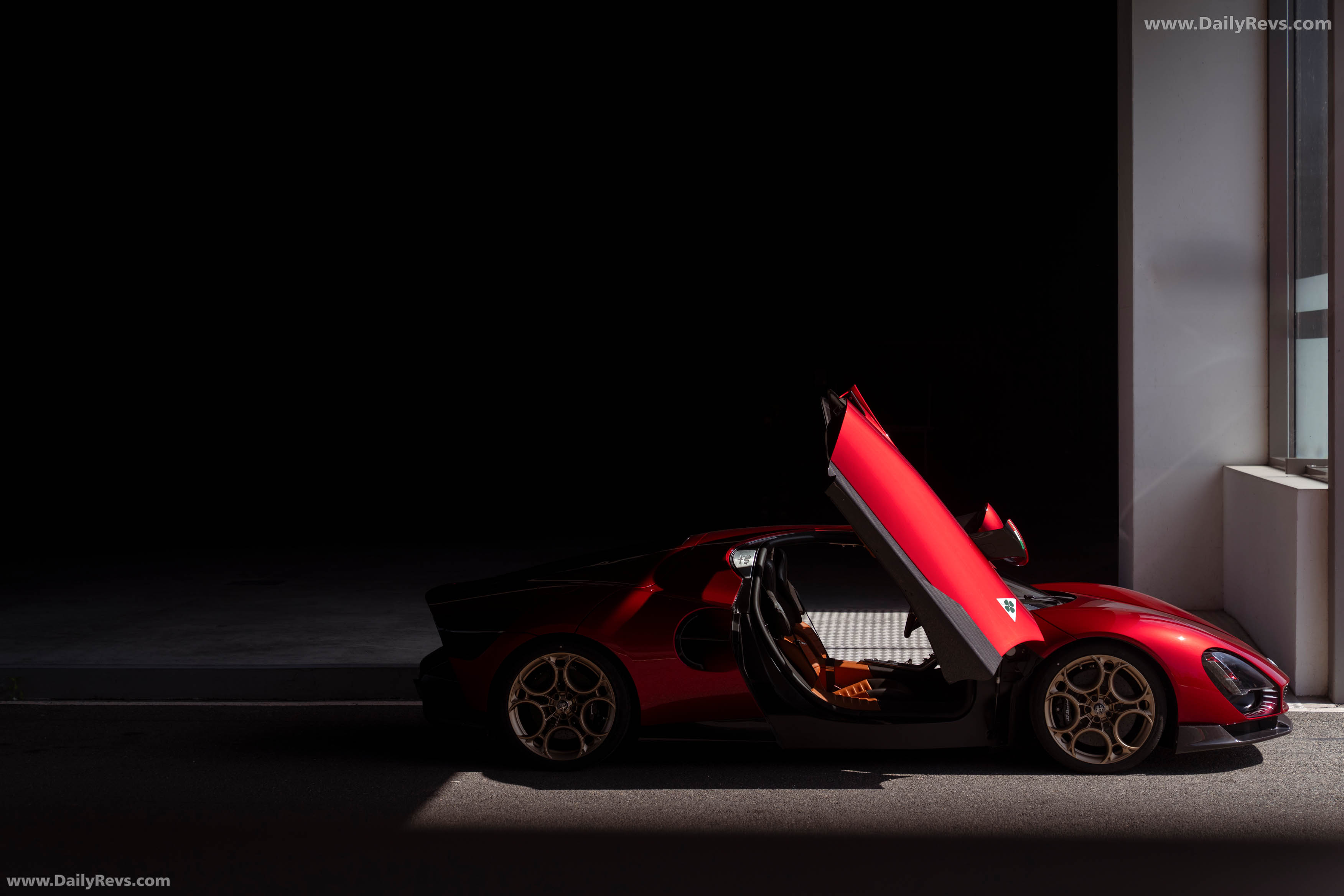 2024 Alfa Romeo 33 Stradale Side View