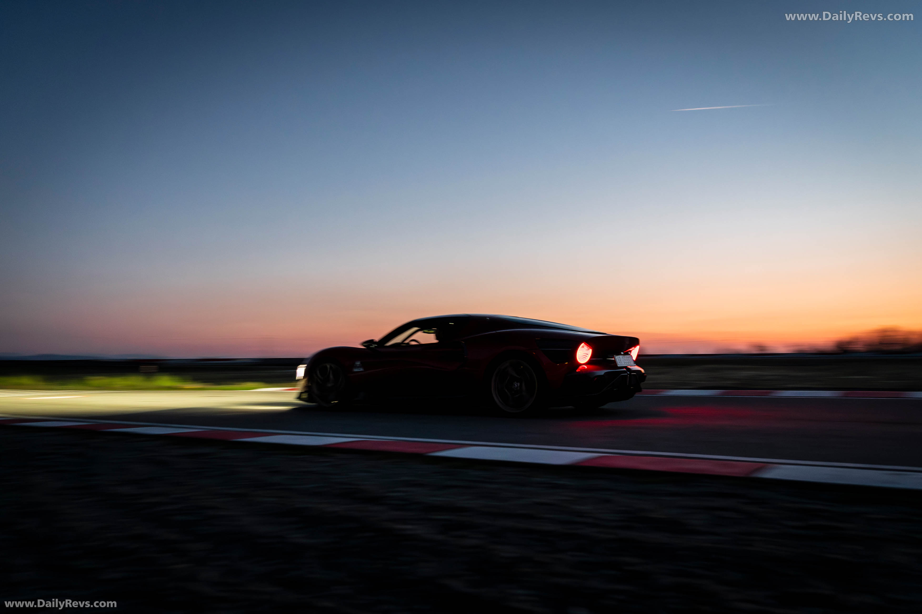 2024 Alfa Romeo 33 Stradale Side View