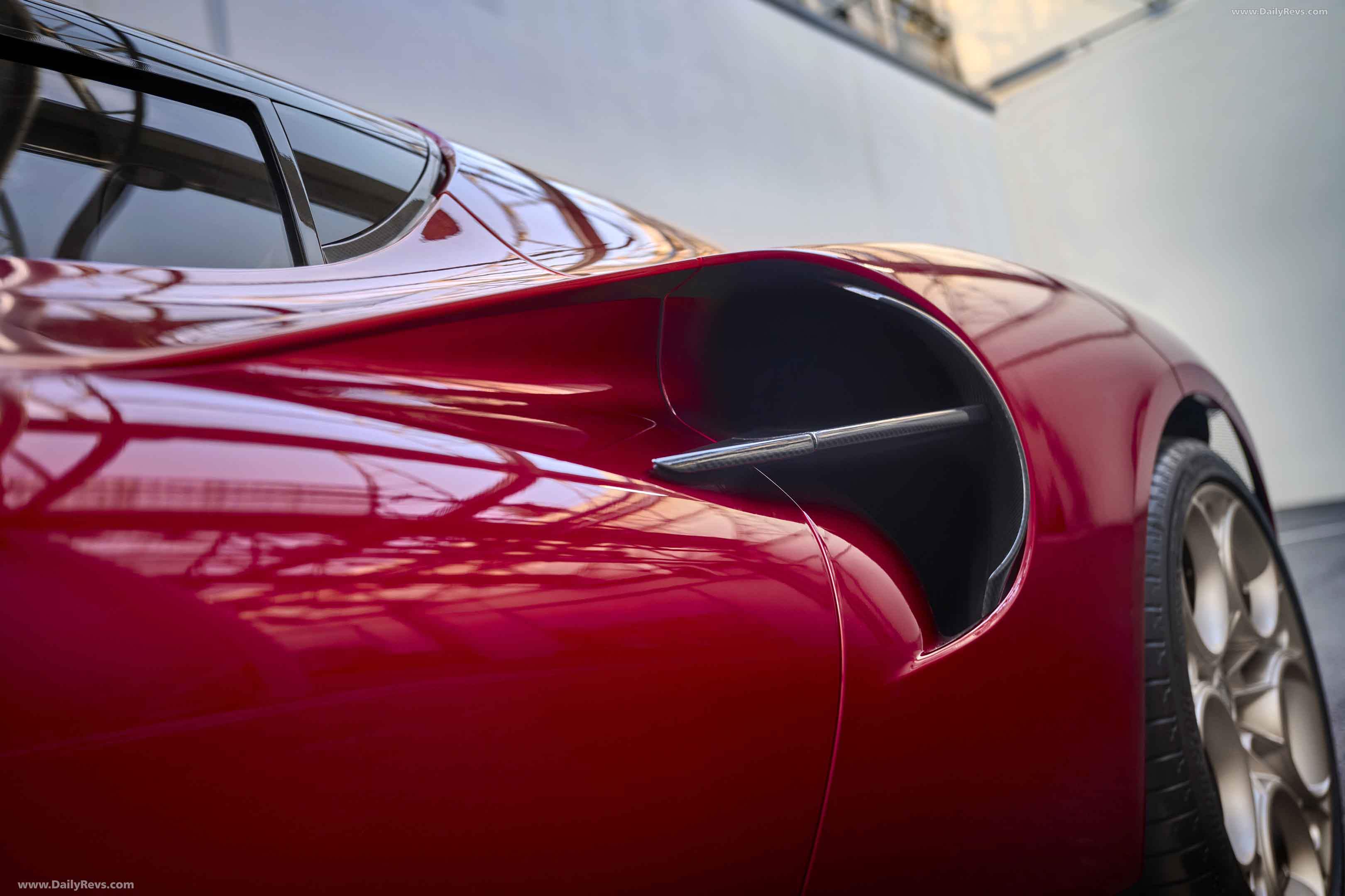 2024 Alfa Romeo 33 Stradale Exterior