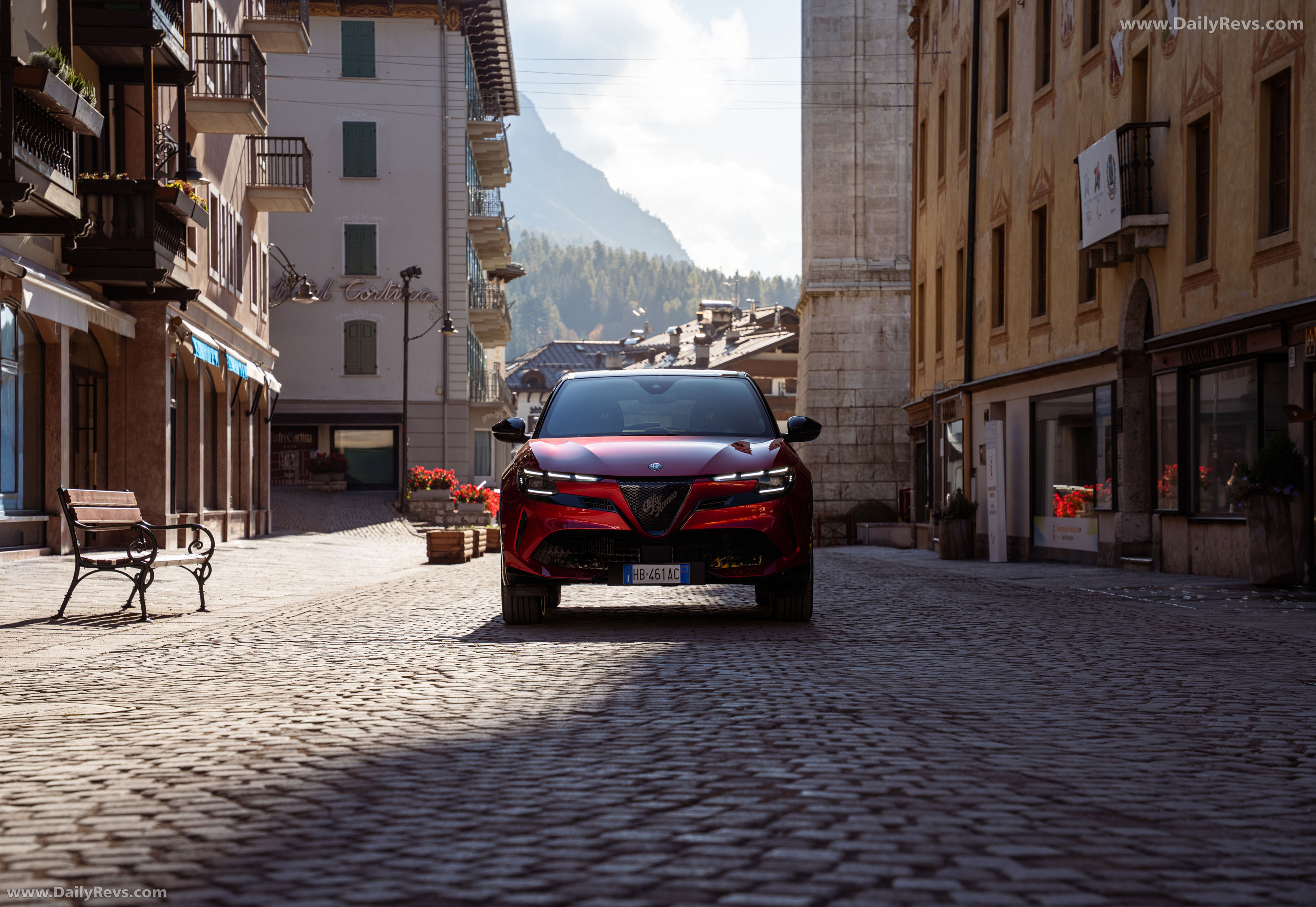 2025 Alfa Romeo Junior Sport Speciale Front View