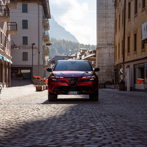 2025 Alfa Romeo Junior Sport Speciale Front View