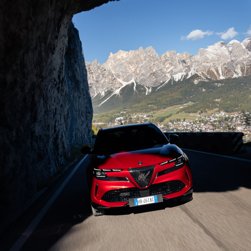 2025 Alfa Romeo Junior Sport Speciale Front View