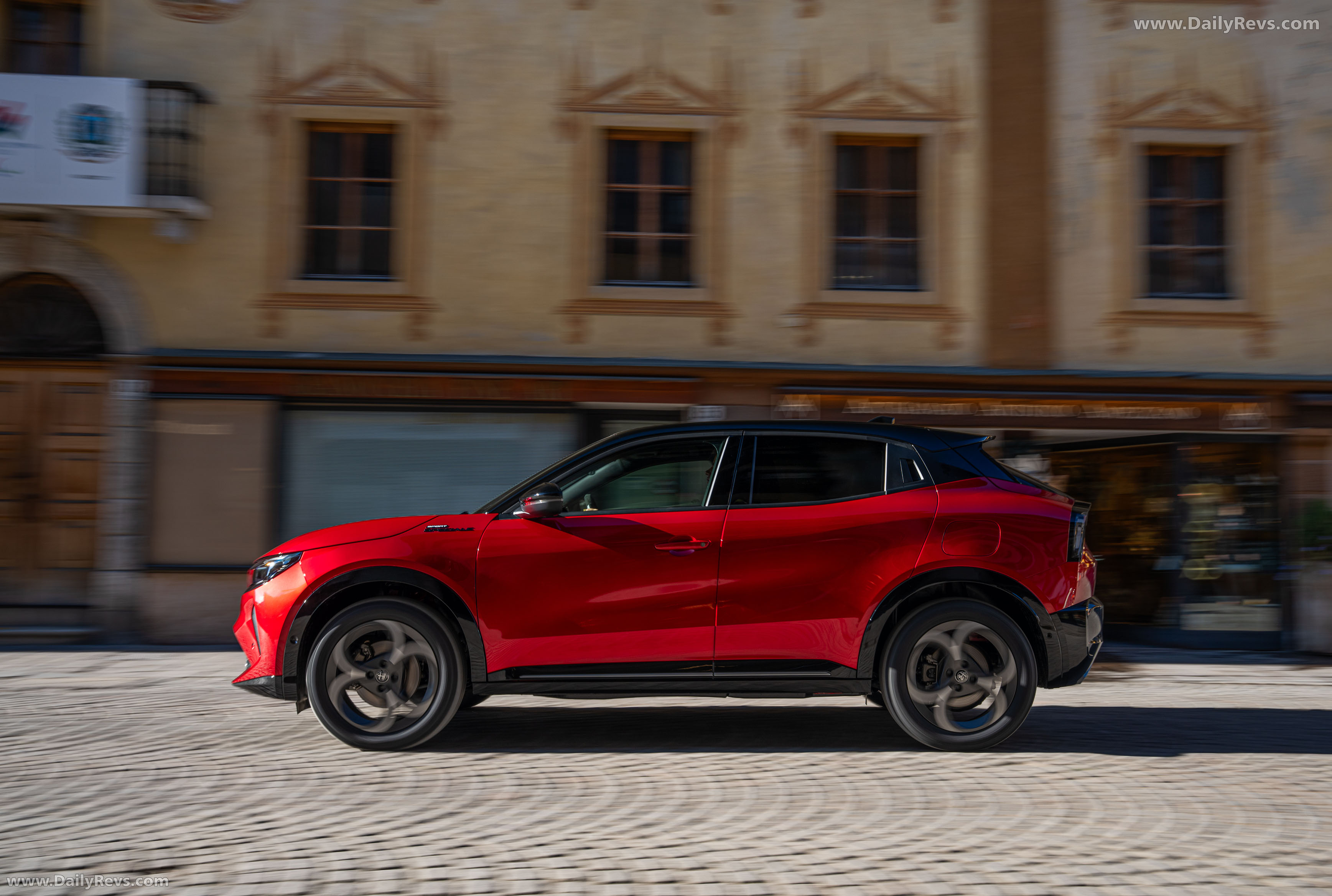 2025 Alfa Romeo Junior Sport Speciale Side View