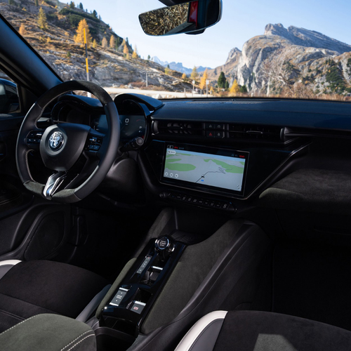 2025 Alfa Romeo Junior Sport Speciale Interior
