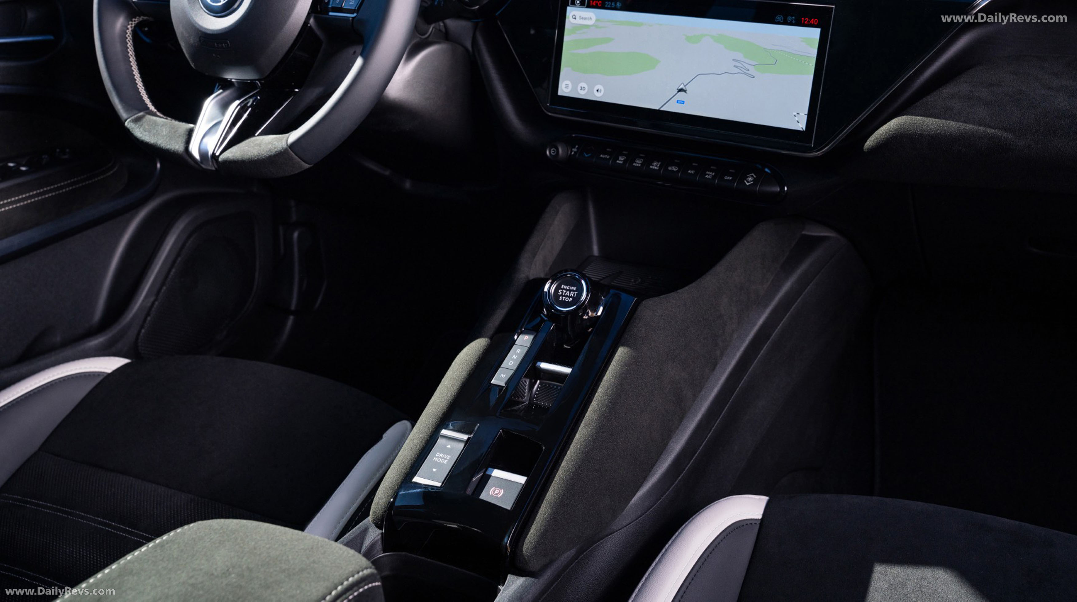 2025 Alfa Romeo Junior Sport Speciale Interior