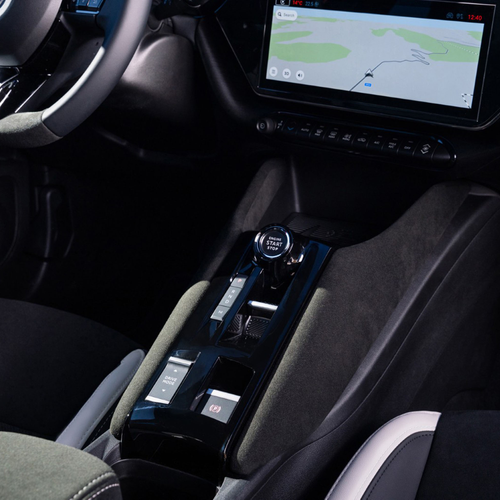 2025 Alfa Romeo Junior Sport Speciale Interior