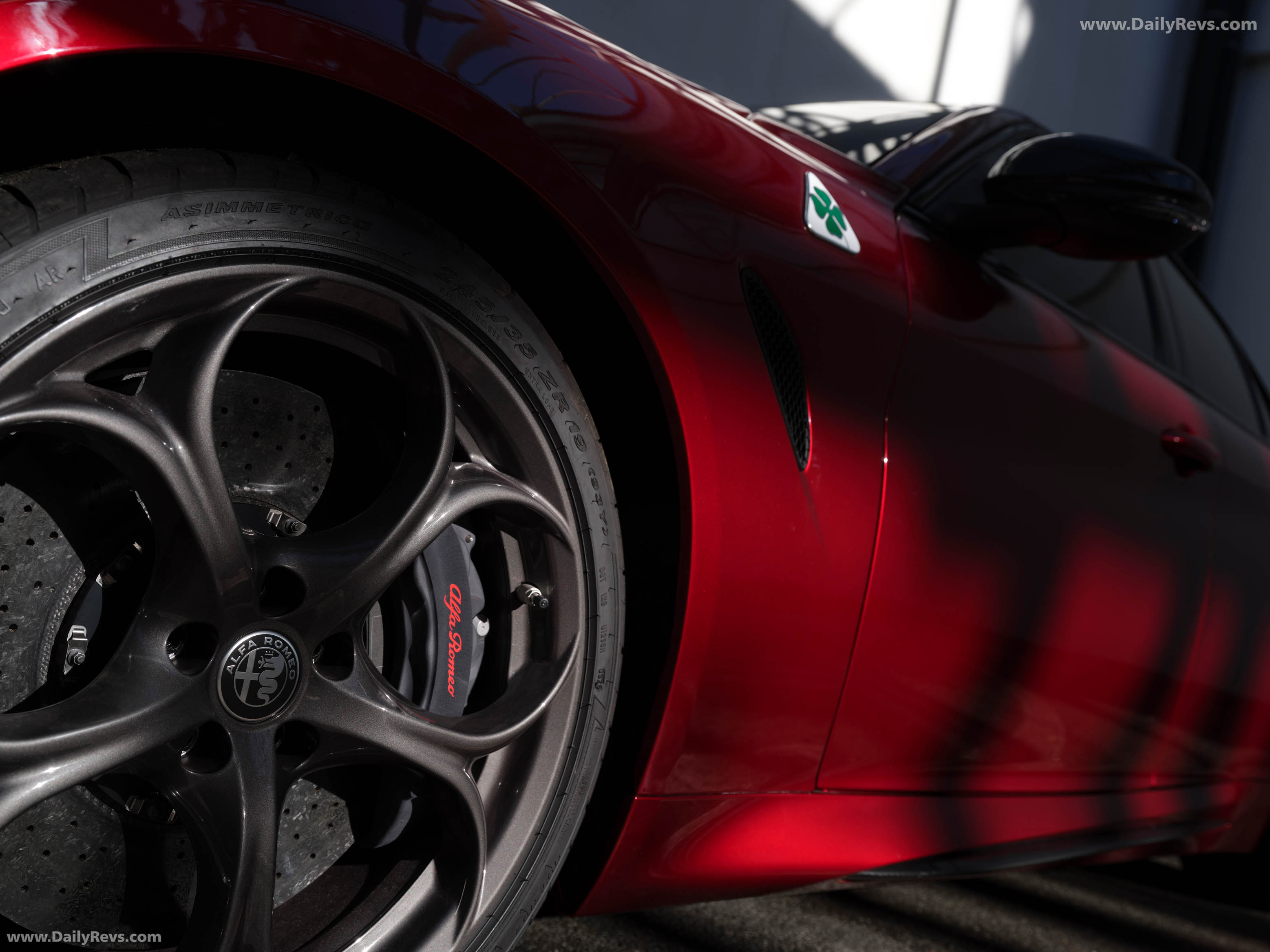 2026 Alfa Romeo Giulia Quadrifoglio Collezione Exterior