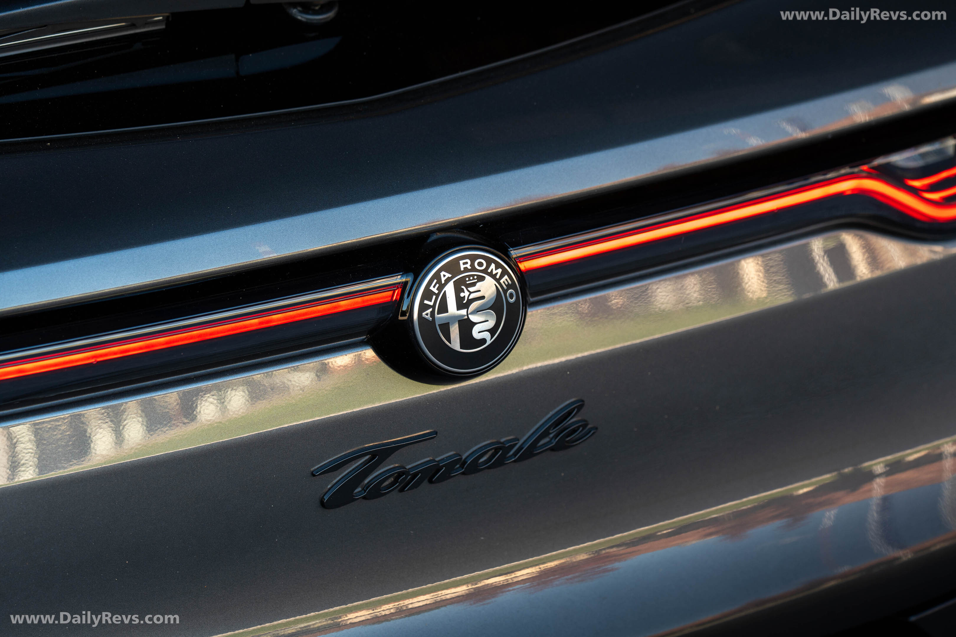 2026 Alfa Romeo Tonale Sport Speciale Grigio Ascari Exterior