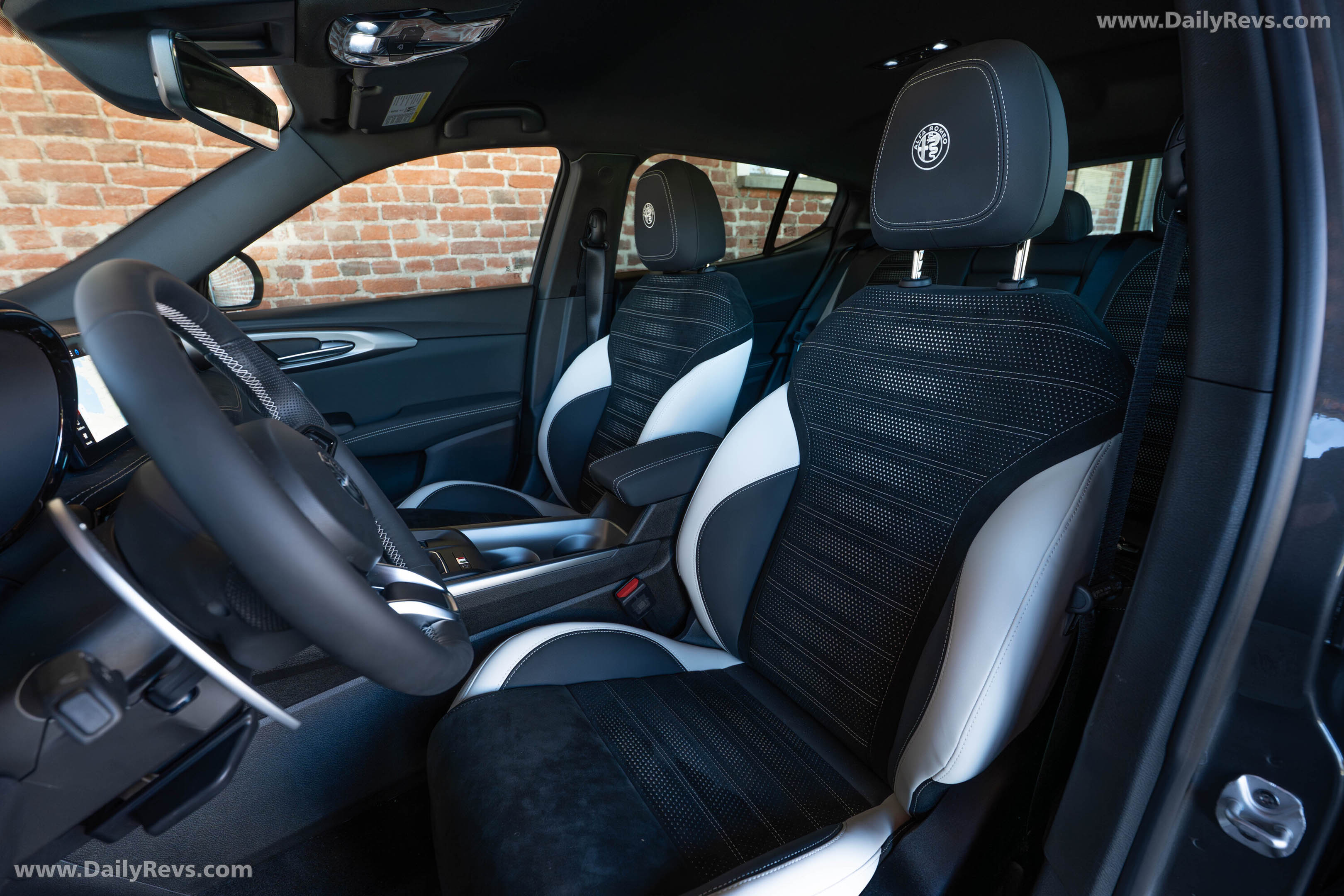 2026 Alfa Romeo Tonale Sport Speciale Grigio Ascari Interior