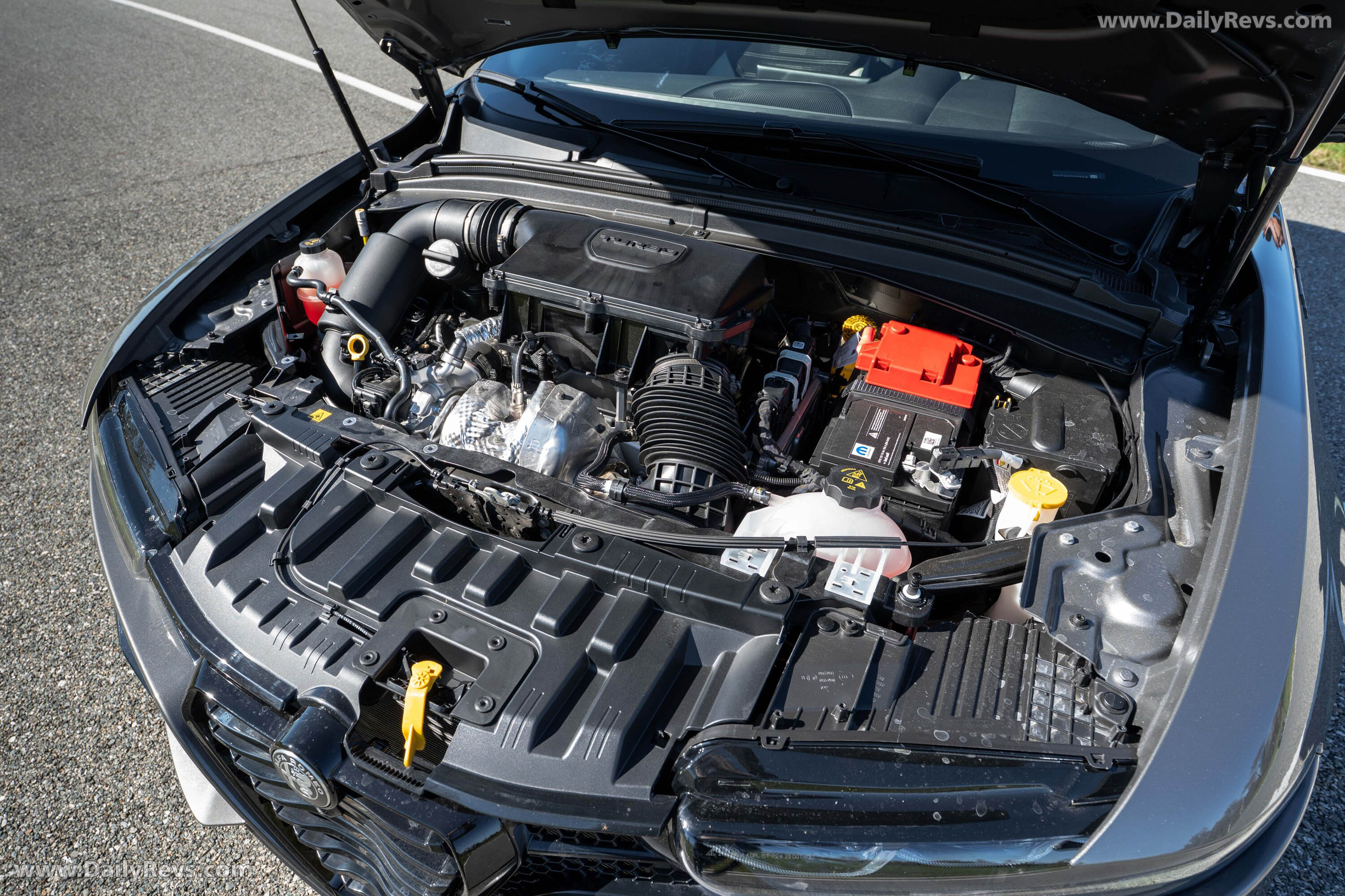 2026 Alfa Romeo Tonale Sport Speciale Grigio Ascari Engine