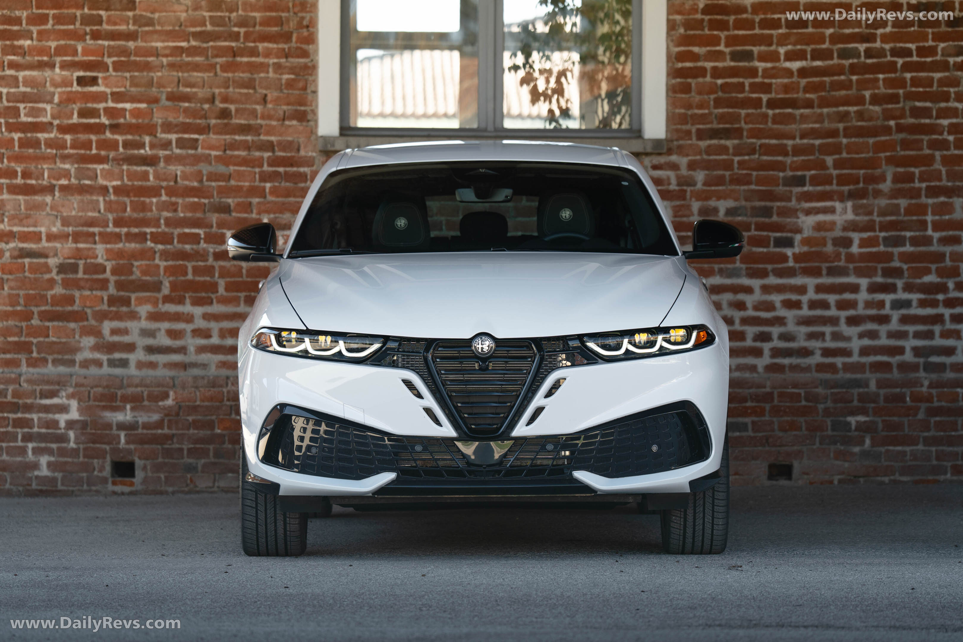 2026 Alfa Romeo Tonale Sport Speciale Milano White Front View