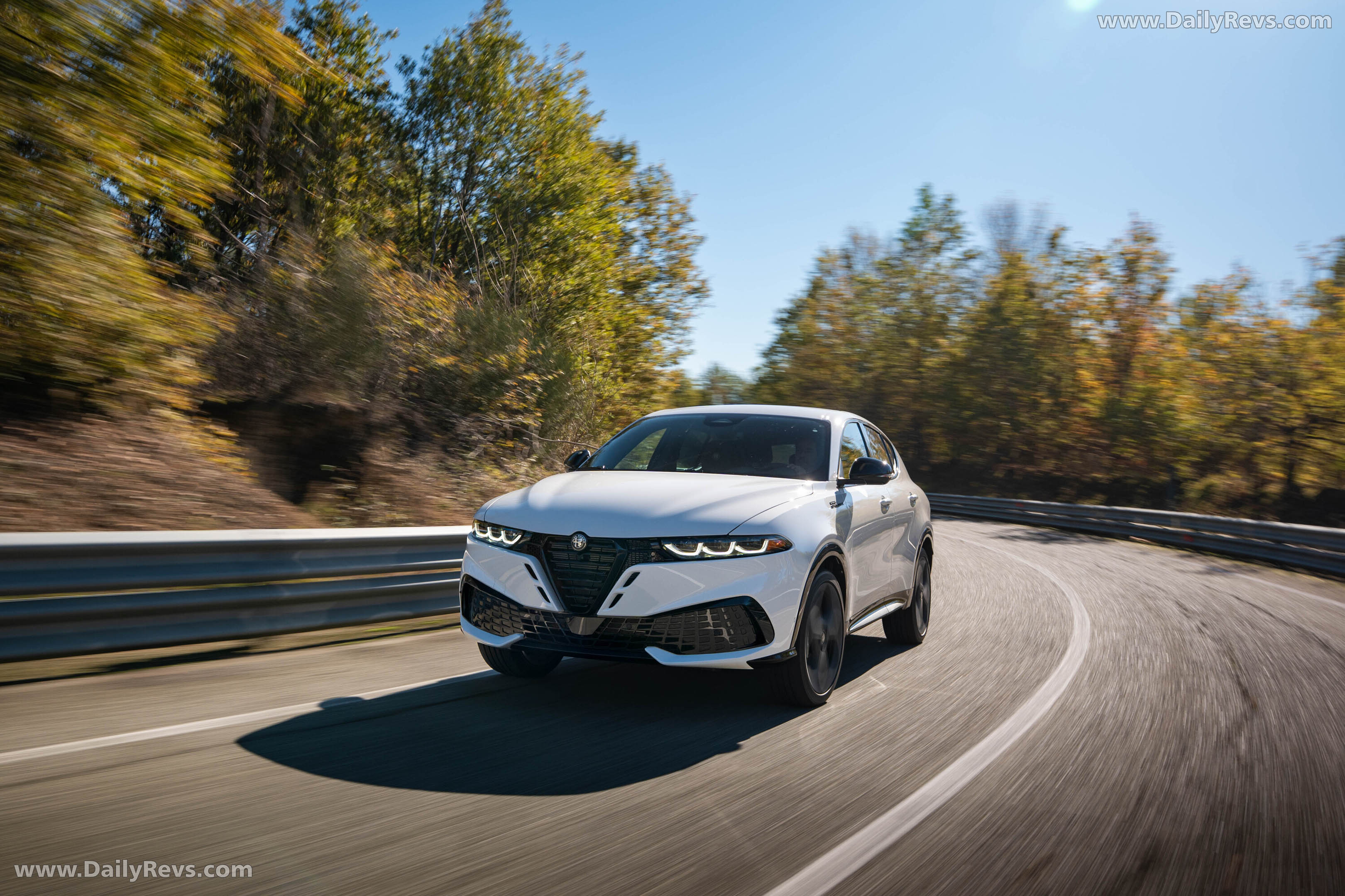 2026 Alfa Romeo Tonale Sport Speciale Milano White Front View