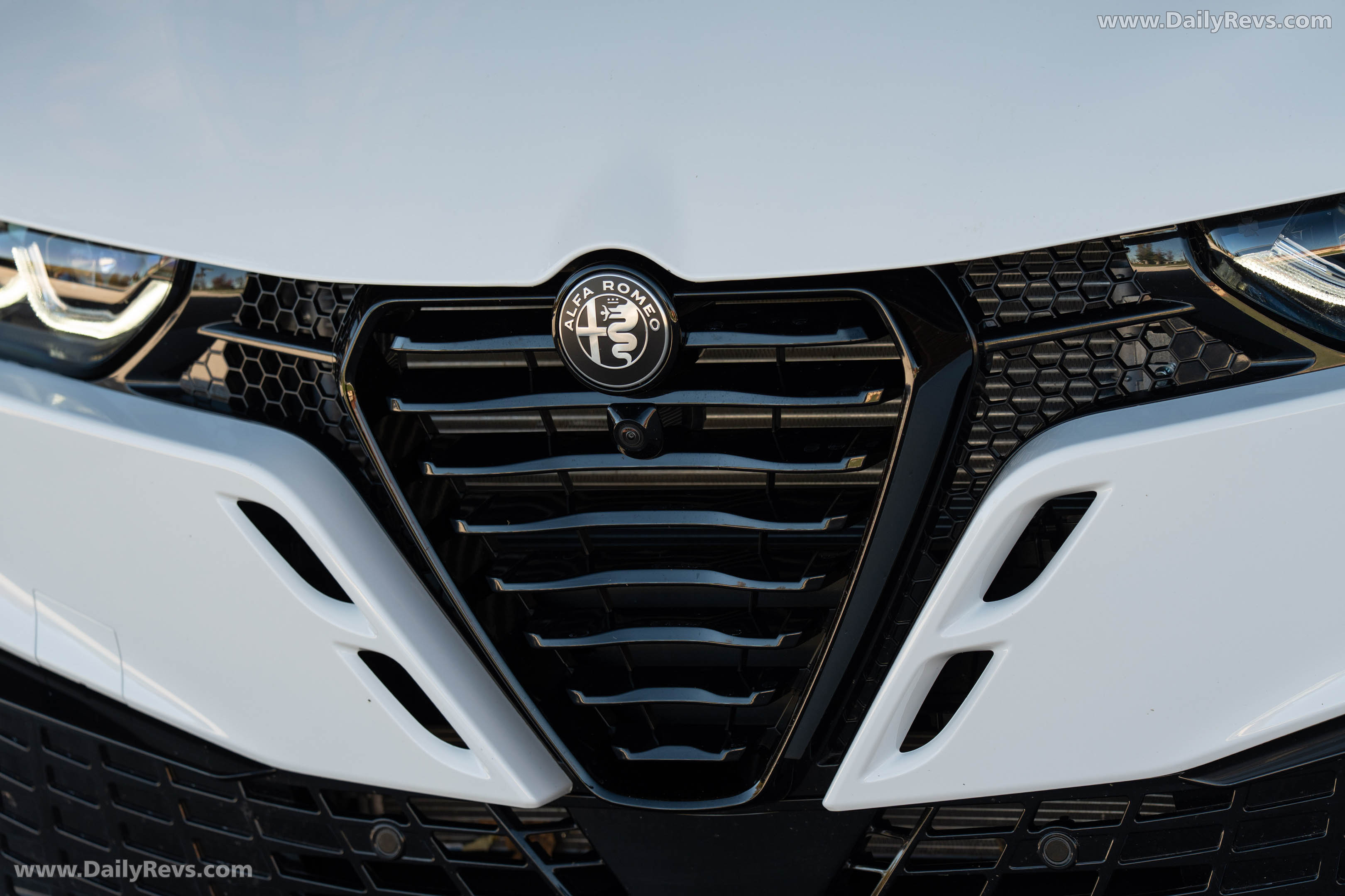 2026 Alfa Romeo Tonale Sport Speciale Milano White Exterior