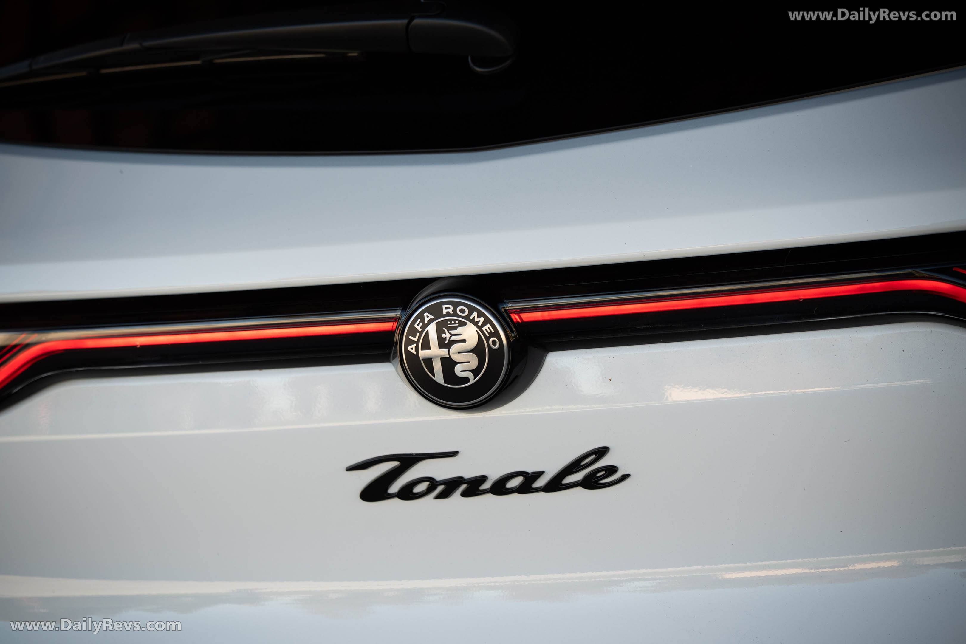 2026 Alfa Romeo Tonale Sport Speciale Milano White Exterior