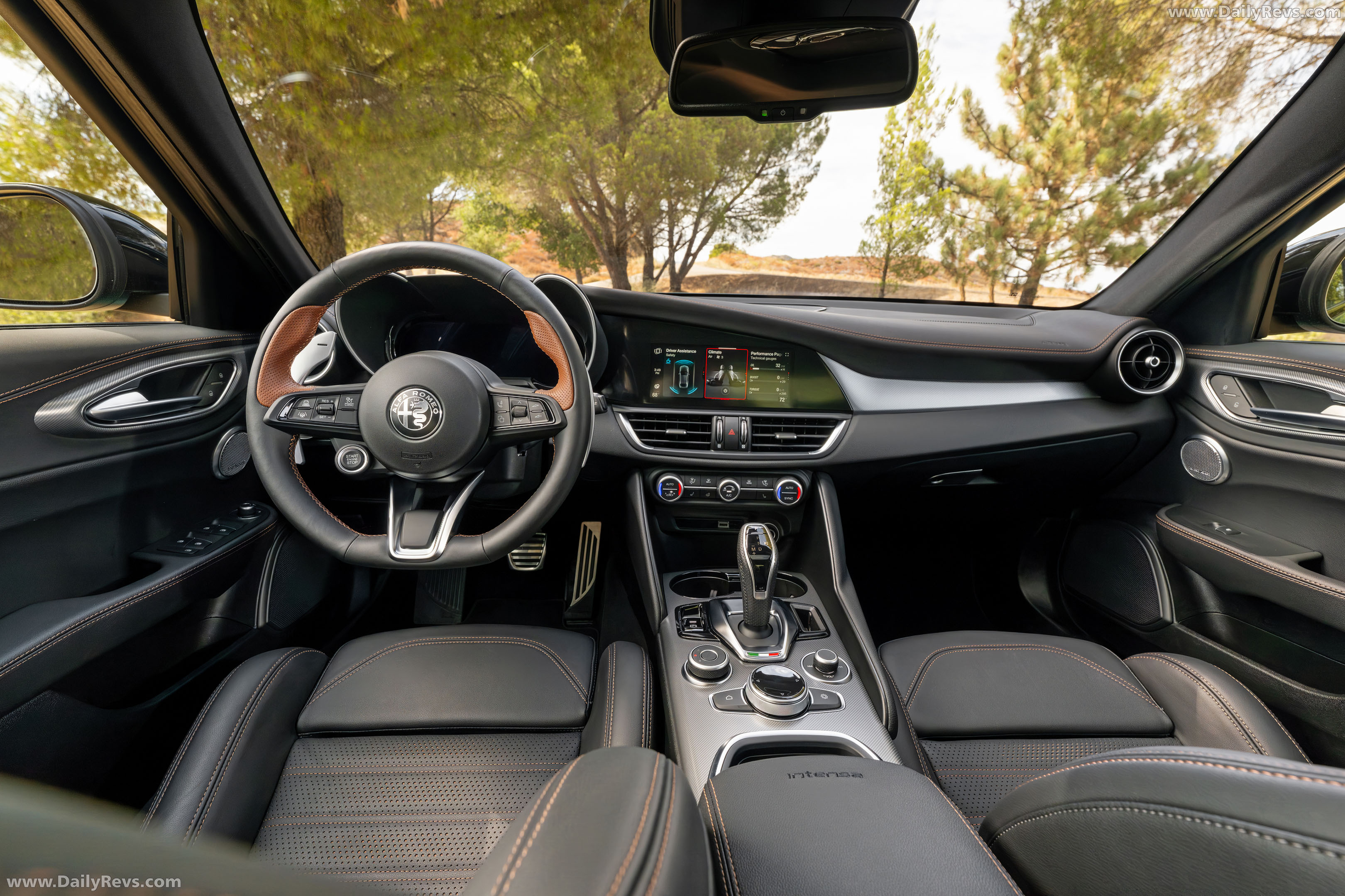 2026 Alfa Romeo Giulia Intensa US Version Interior