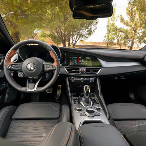 2026 Alfa Romeo Giulia Intensa US Version Interior