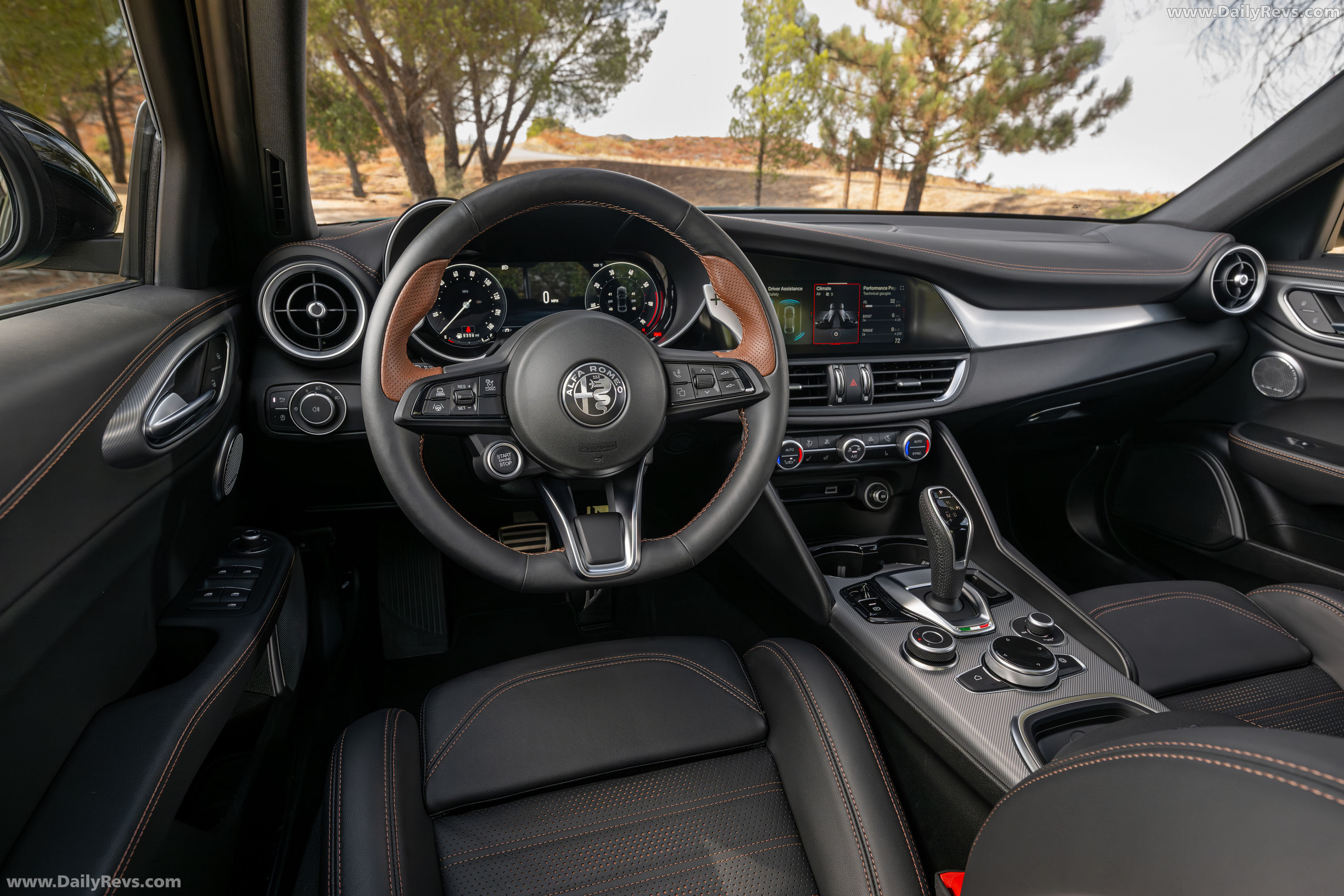 2026 Alfa Romeo Giulia Intensa US Version Interior