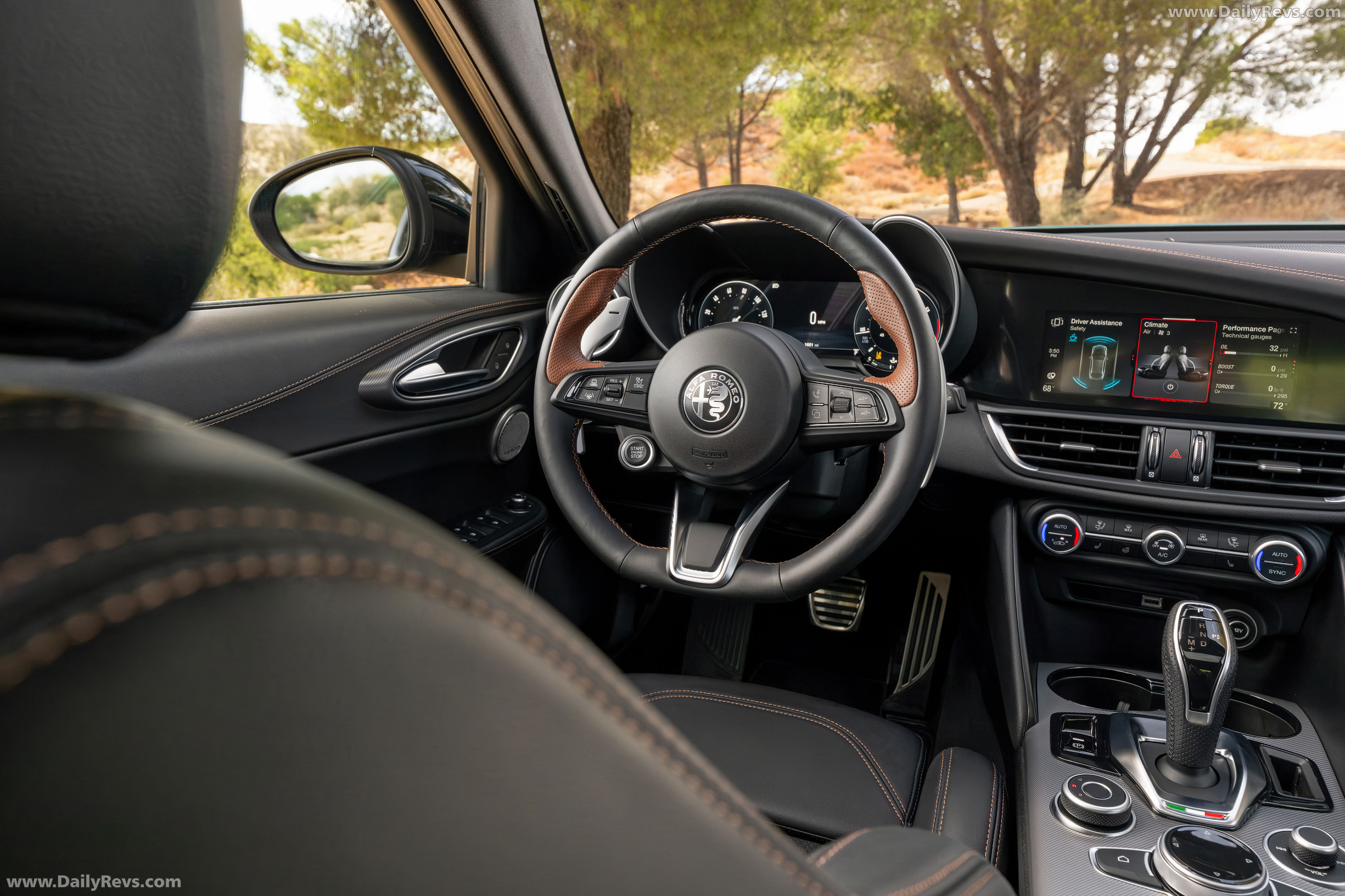 2026 Alfa Romeo Giulia Intensa US Version Interior