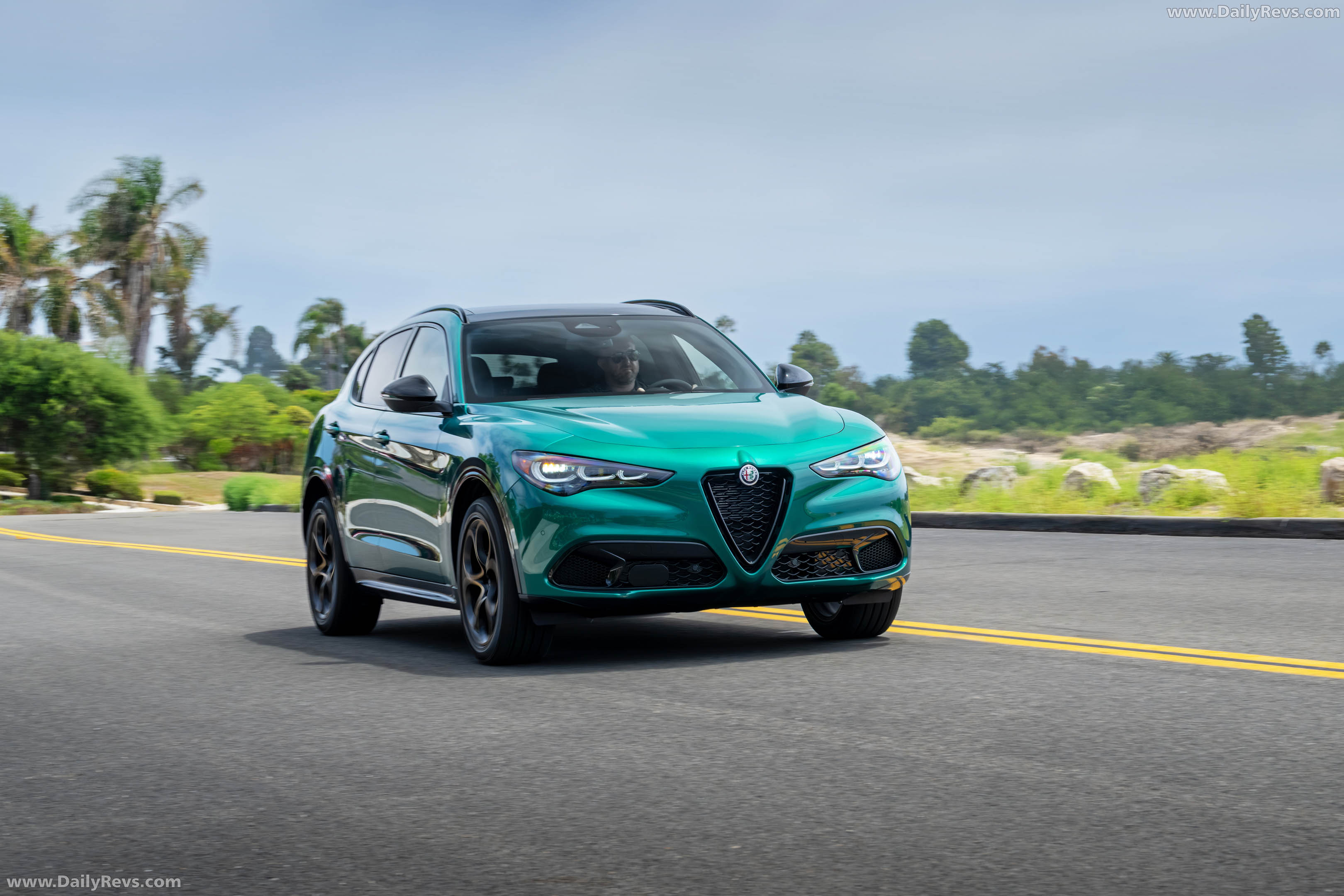 2025 Alfa Romeo Stelvio Intensa US Version Front View