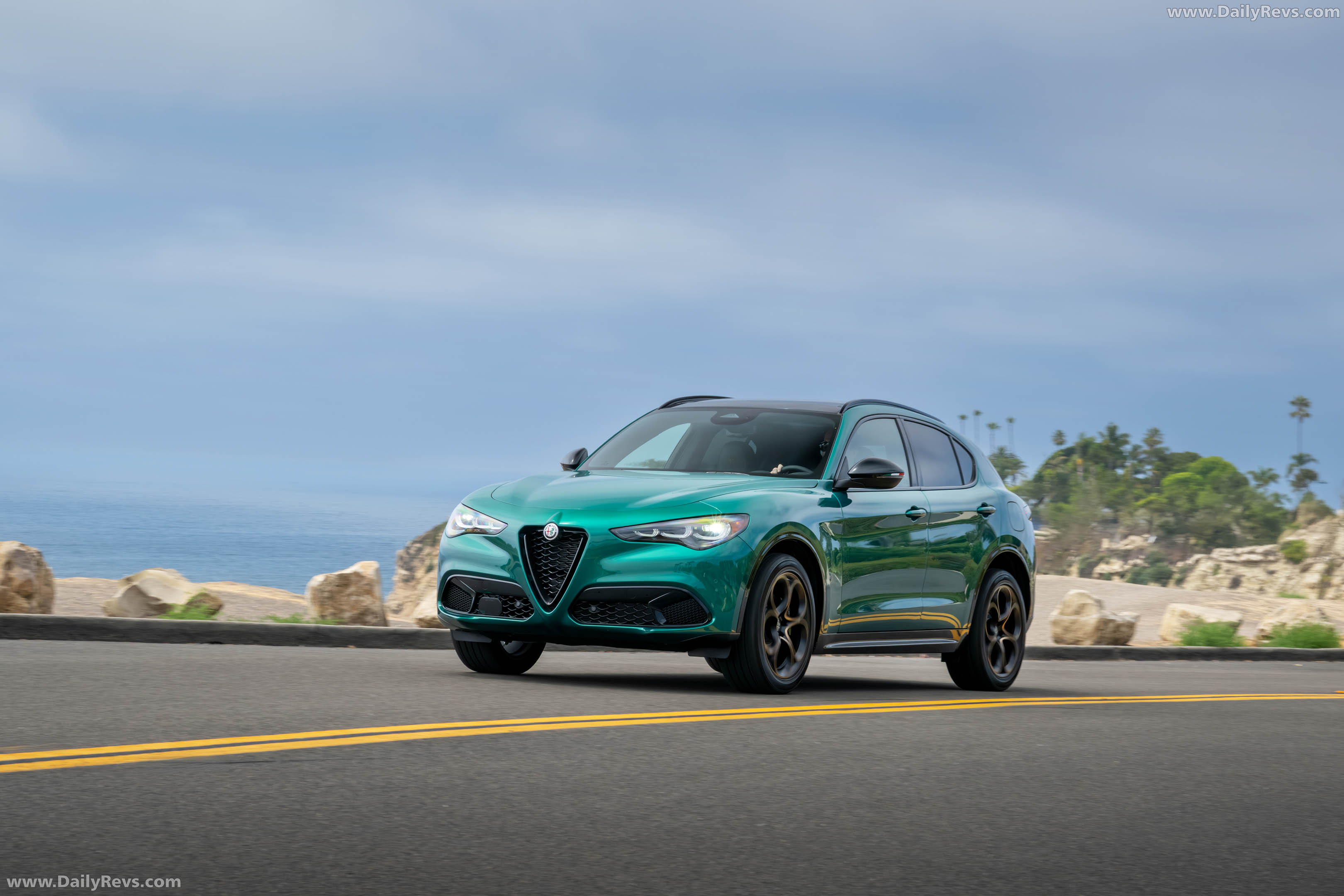 2025 Alfa Romeo Stelvio Intensa US Version Front View