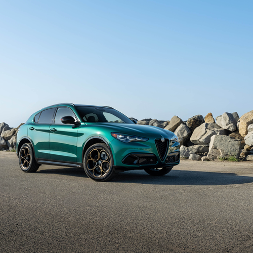 2025 Alfa Romeo Stelvio Intensa US Version Front View