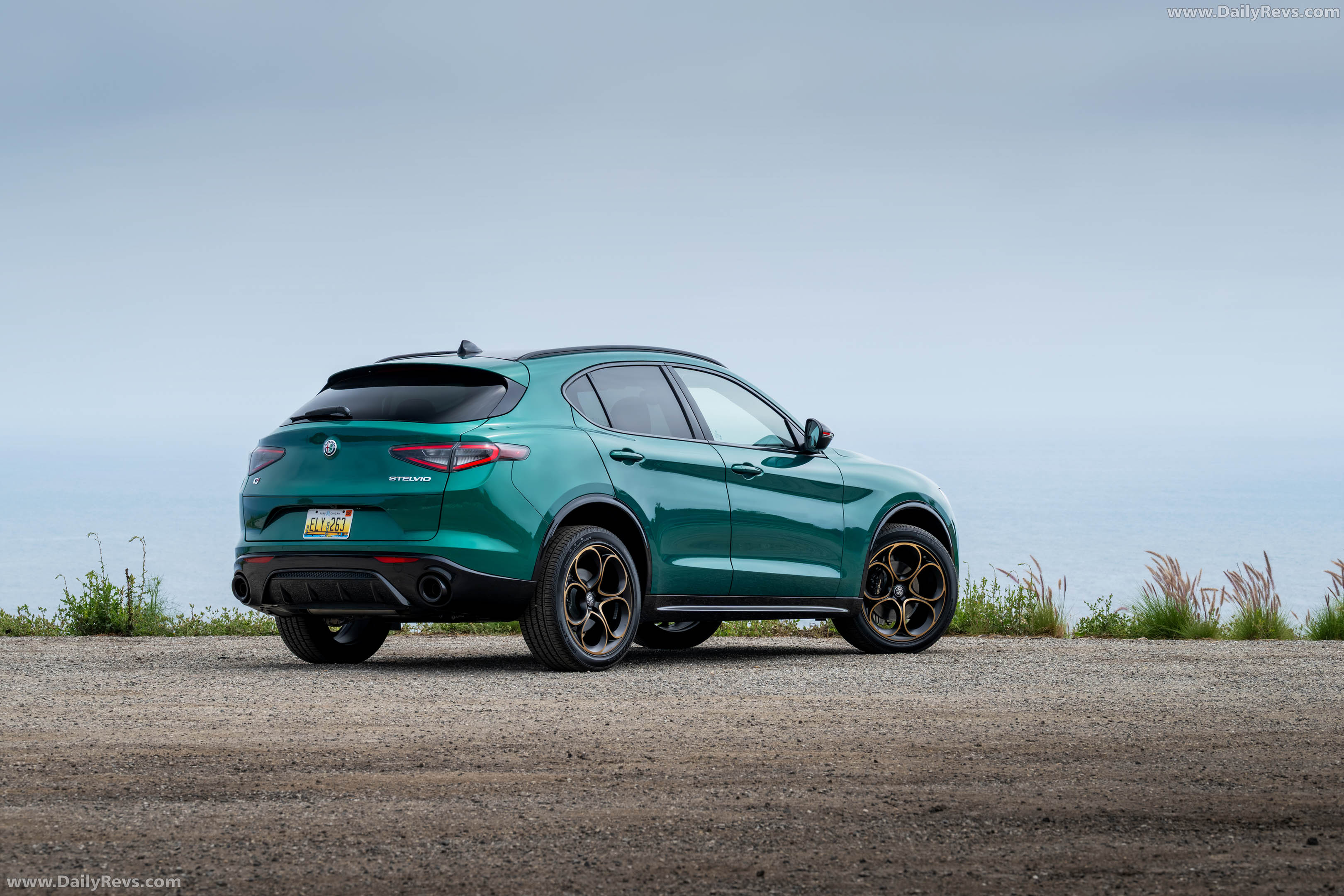 2025 Alfa Romeo Stelvio Intensa US Version Rear View