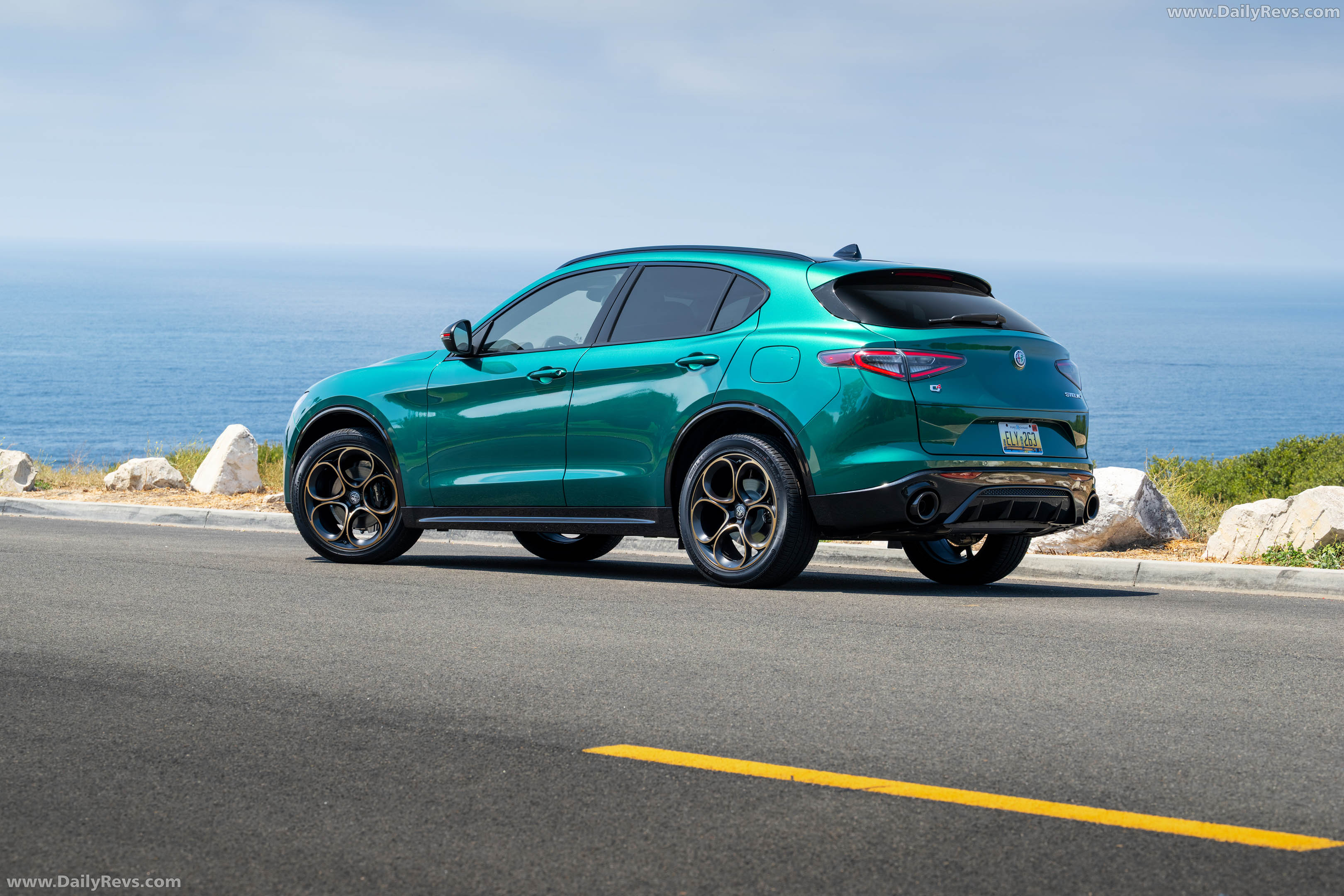 2025 Alfa Romeo Stelvio Intensa US Version Rear View