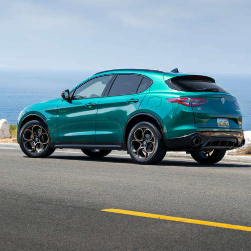 2025 Alfa Romeo Stelvio Intensa US Version Rear View