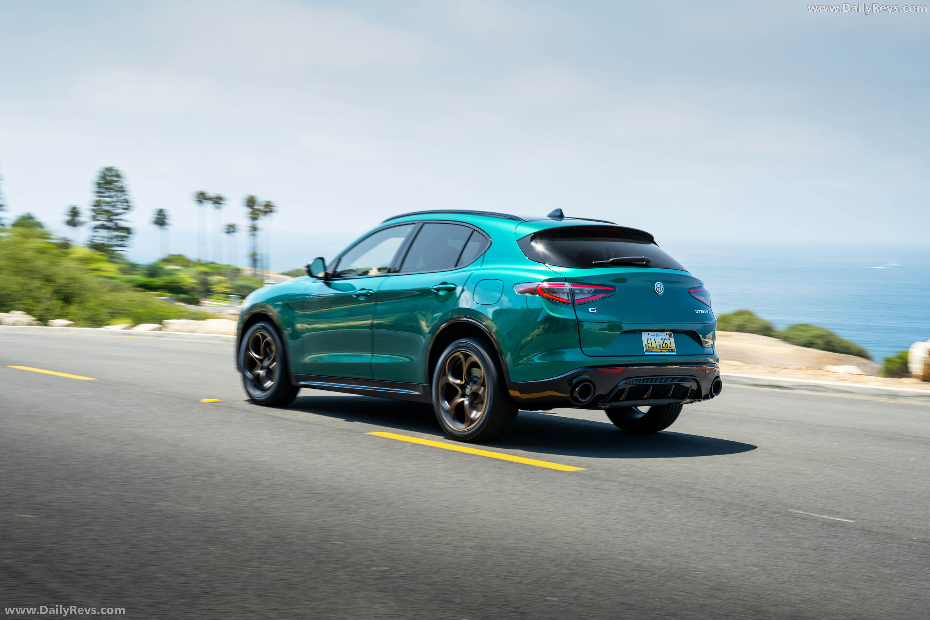 2025 Alfa Romeo Stelvio Intensa US Version Rear View