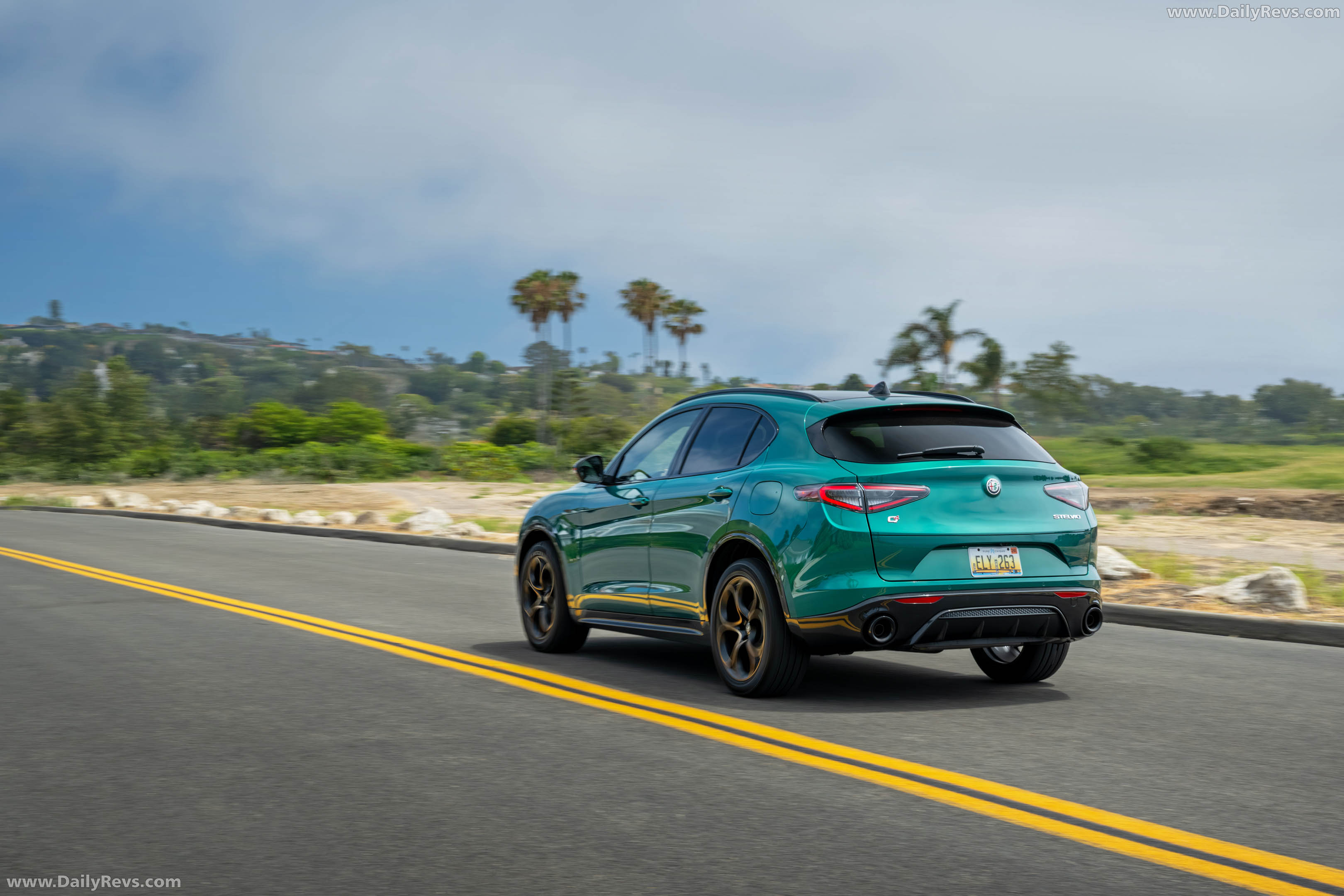 2025 Alfa Romeo Stelvio Intensa US Version Rear View