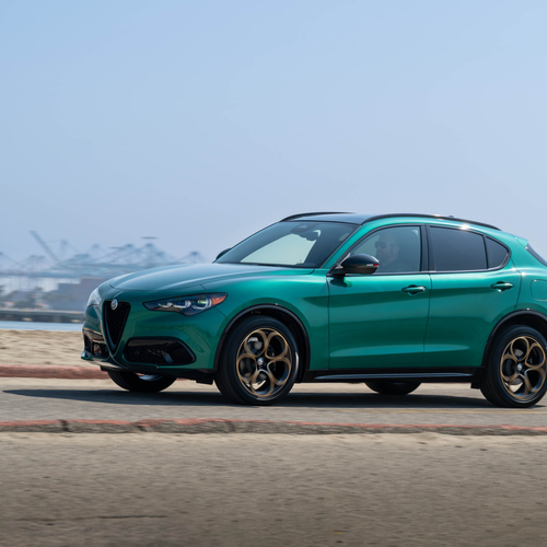 2025 Alfa Romeo Stelvio Intensa US Version Side View