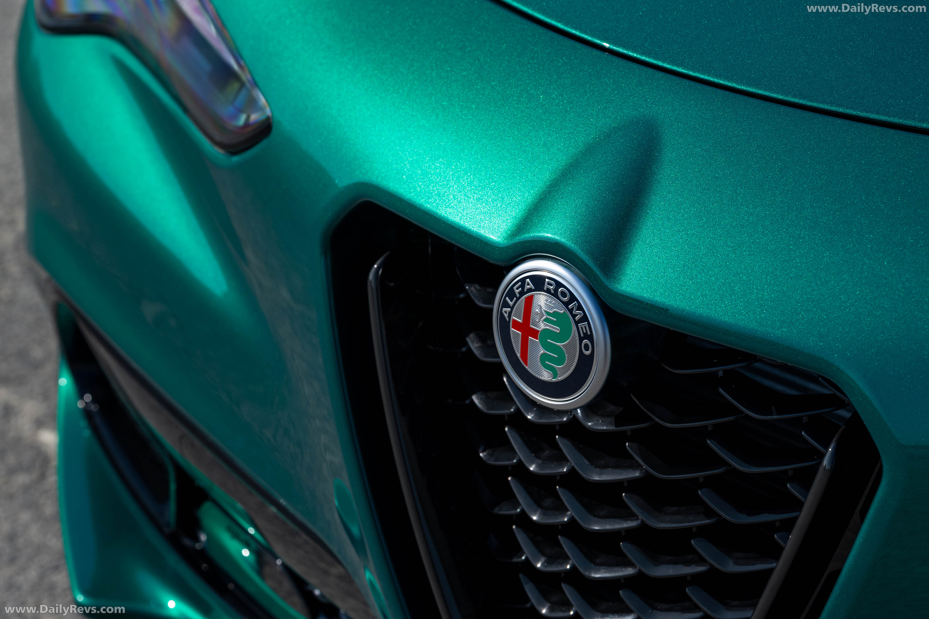 2025 Alfa Romeo Stelvio Intensa US Version Exterior