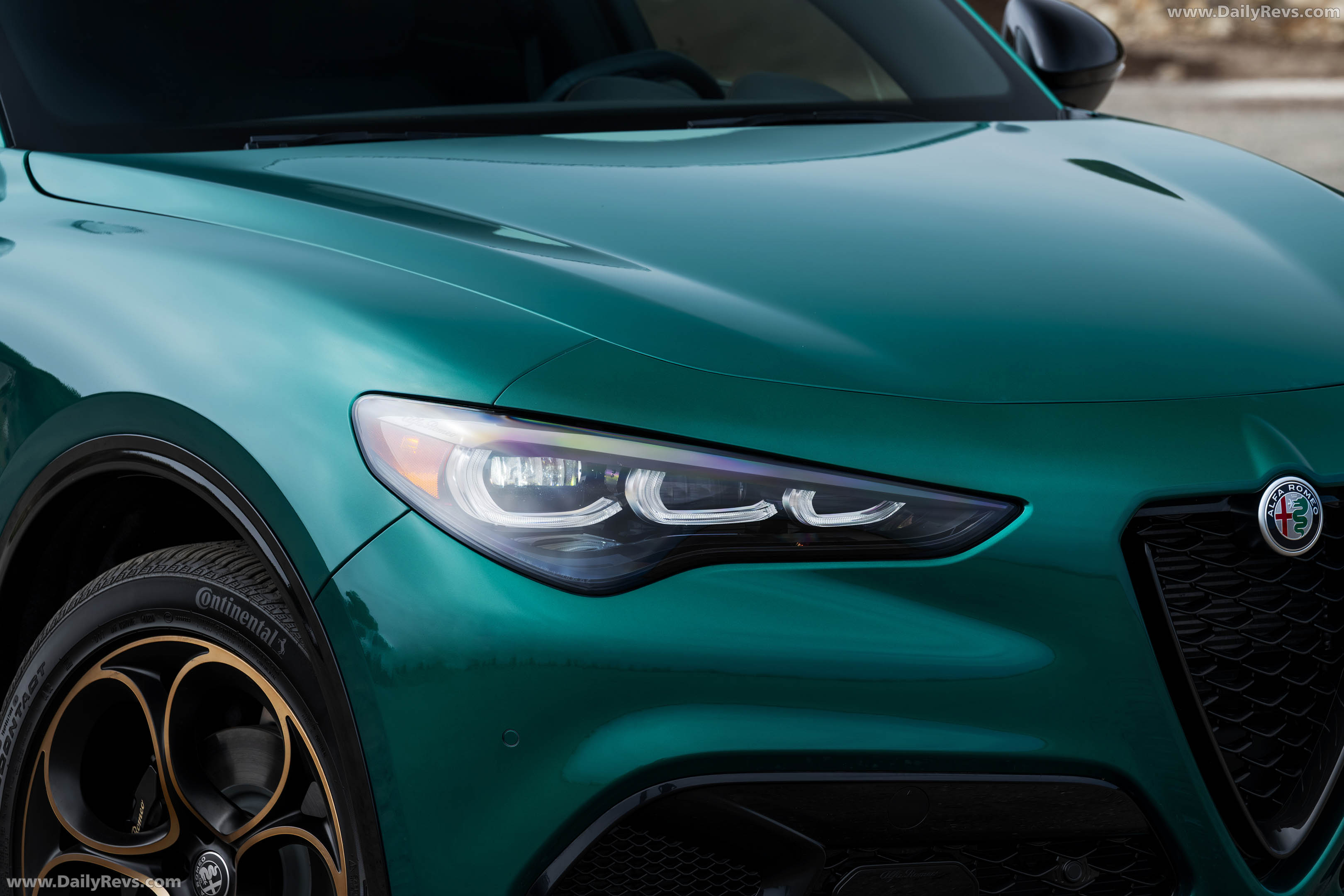 2025 Alfa Romeo Stelvio Intensa US Version Exterior